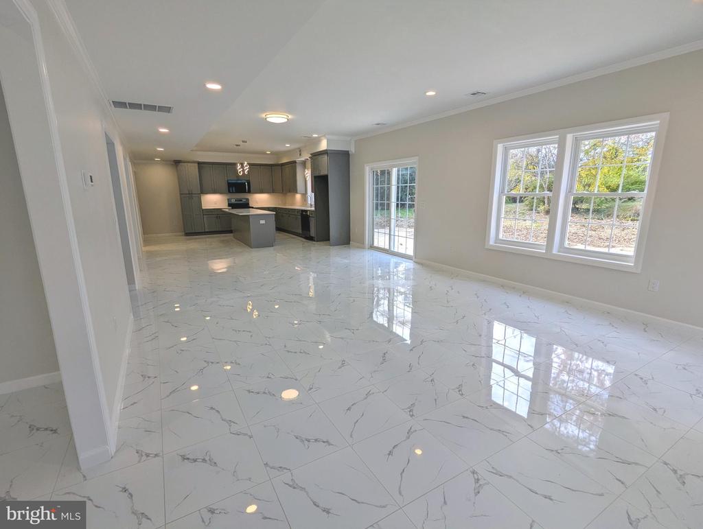 28 OSBORN LANE