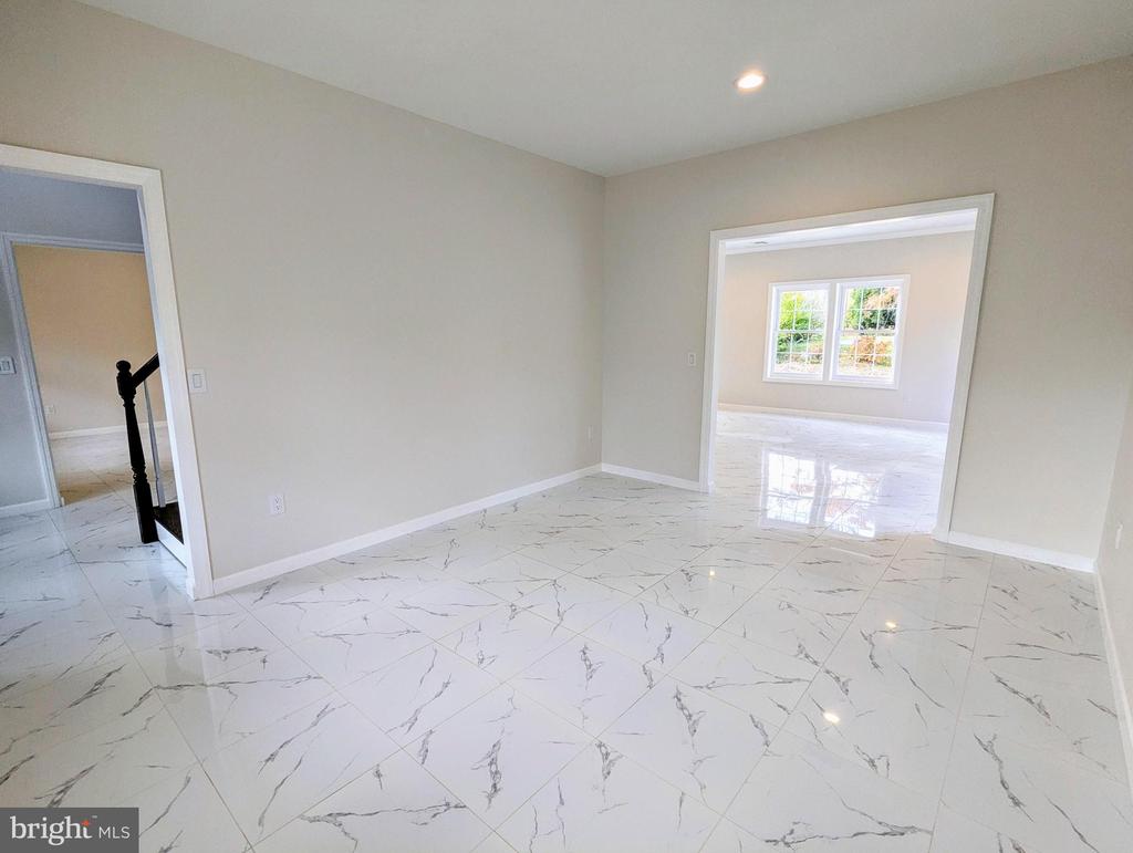 28 OSBORN LANE