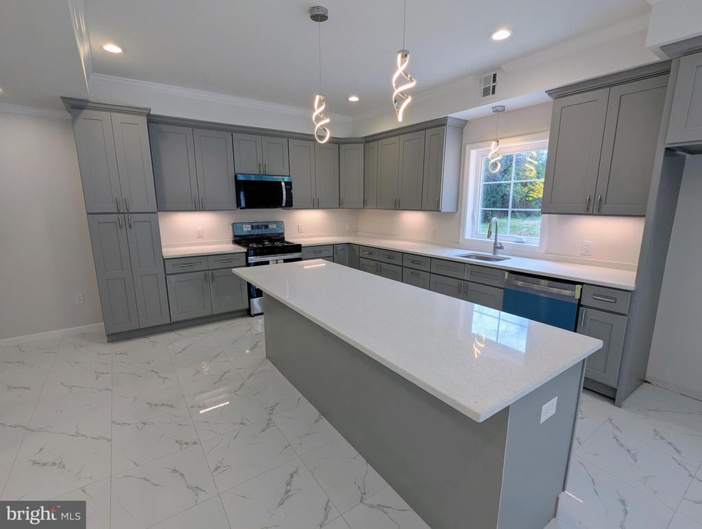 28 OSBORN LANE
