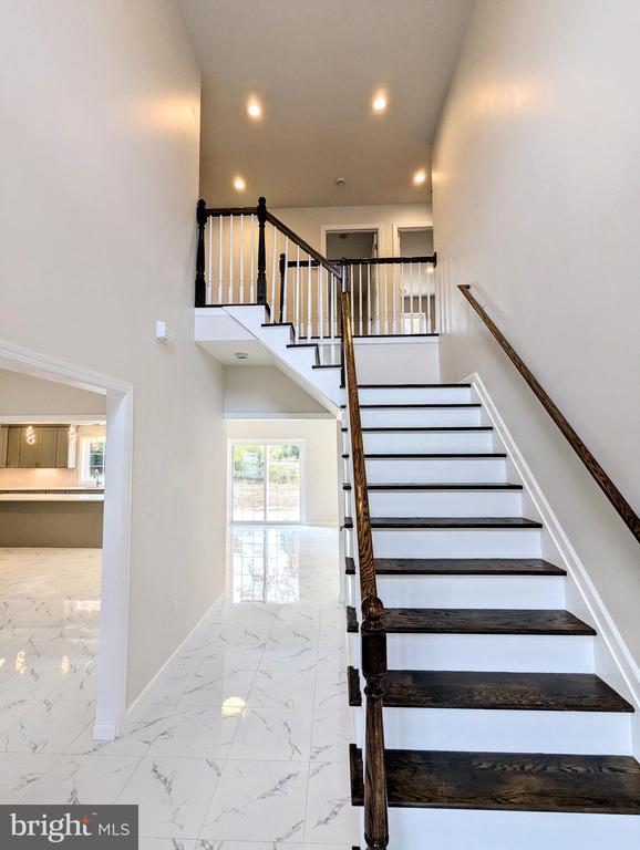 28 OSBORN LANE