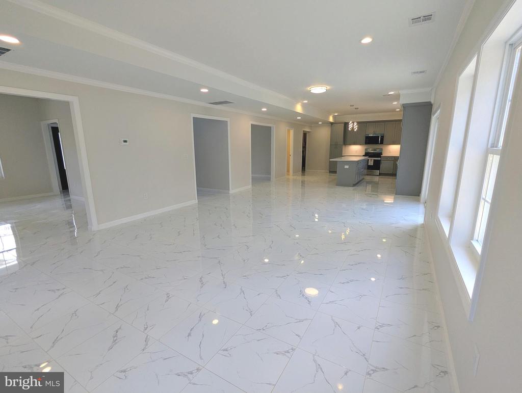 28 OSBORN LANE