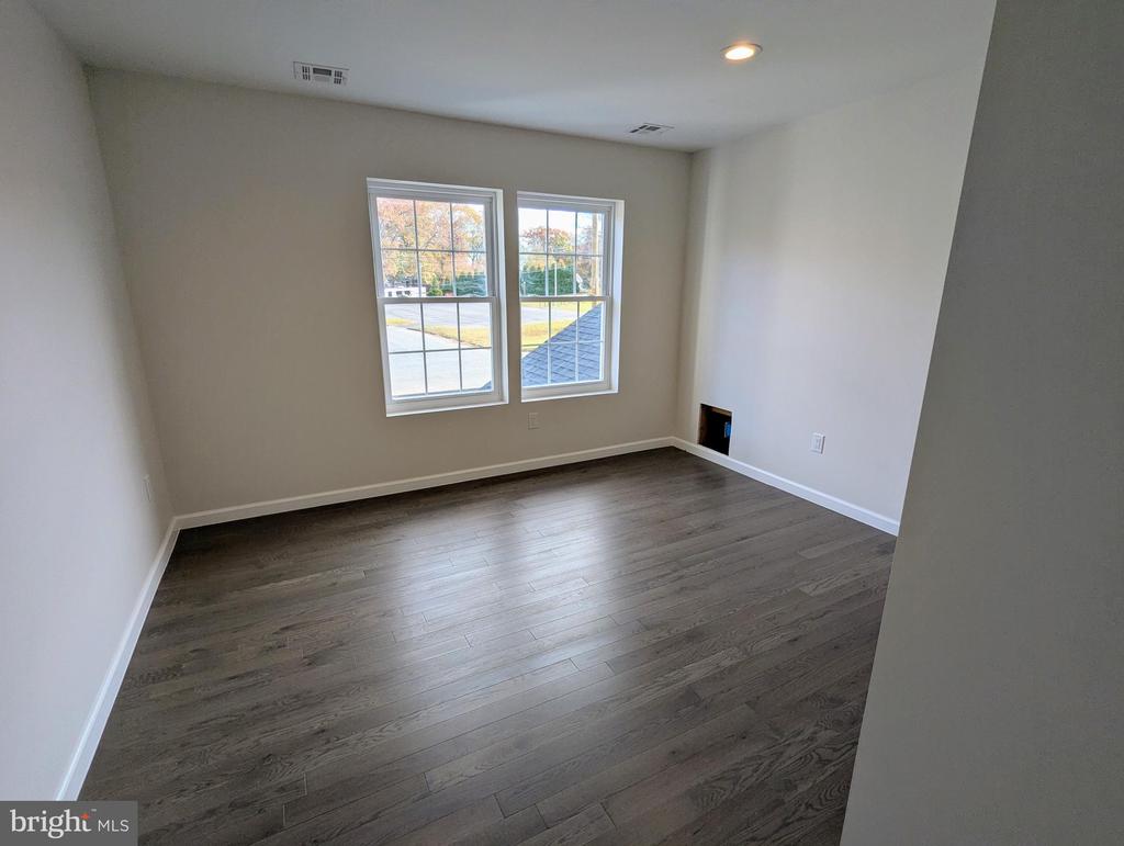 28 OSBORN LANE