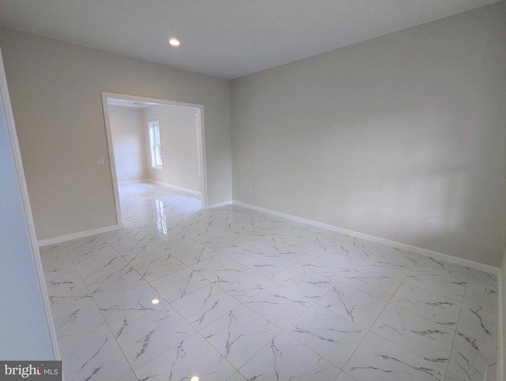 28 OSBORN LANE