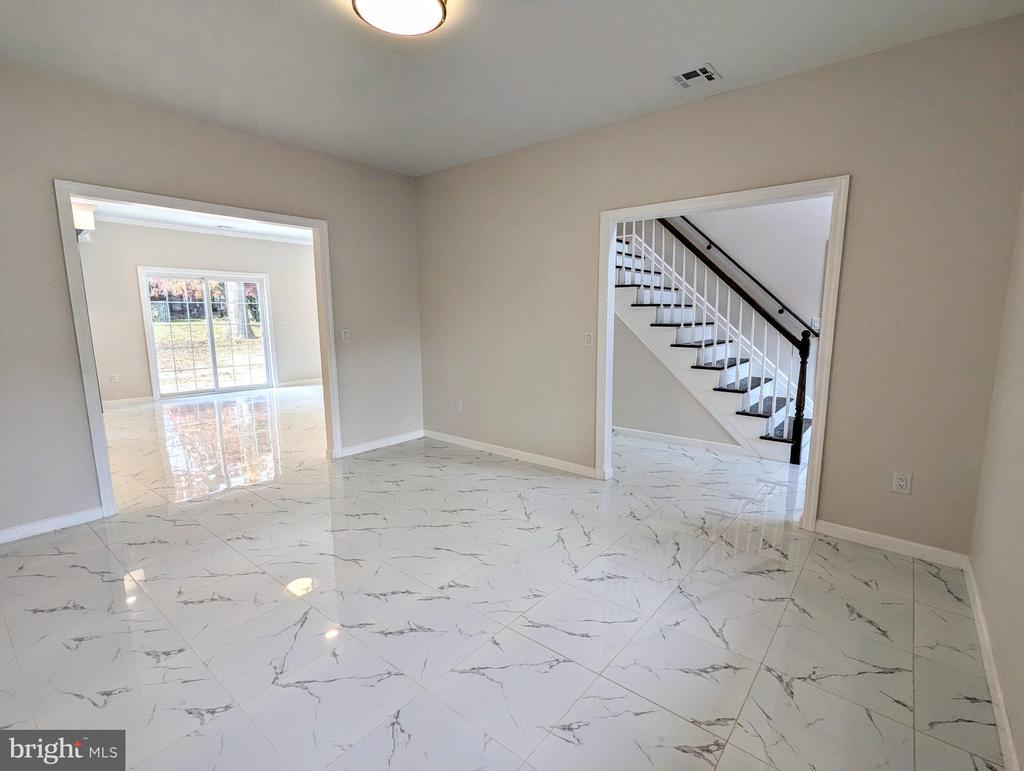 28 OSBORN LANE