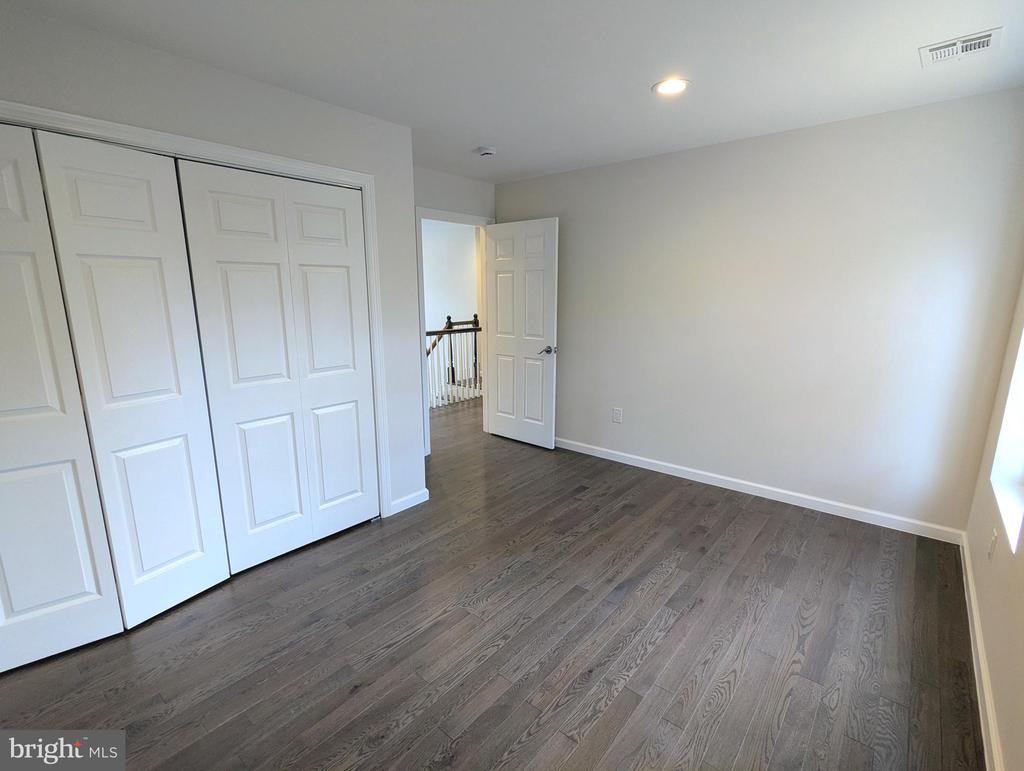 28 OSBORN LANE