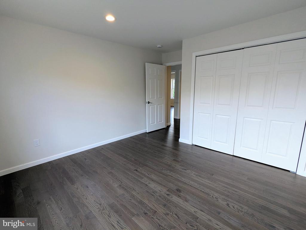 28 OSBORN LANE