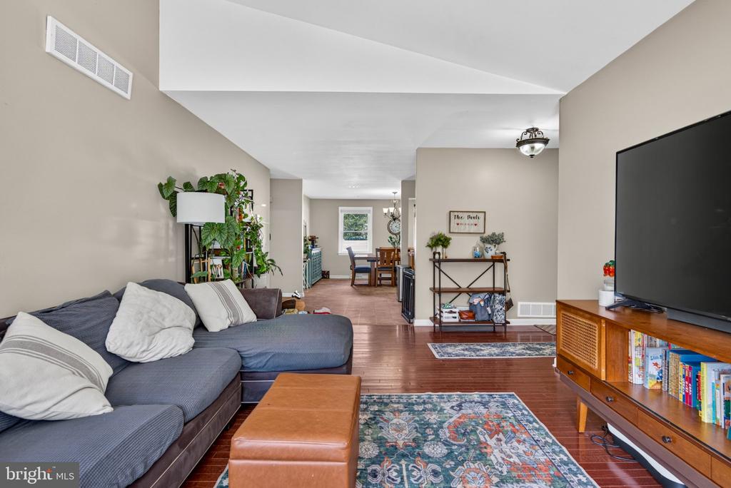 1236 MAGNOLIA ROAD