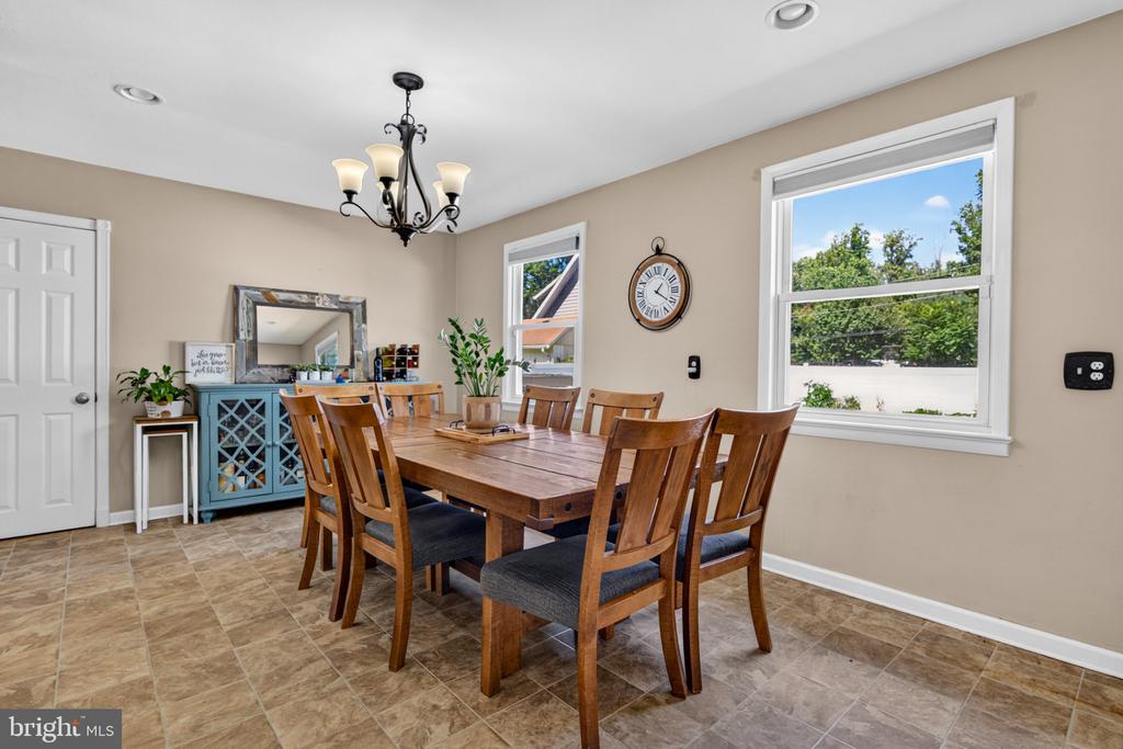 1236 MAGNOLIA ROAD