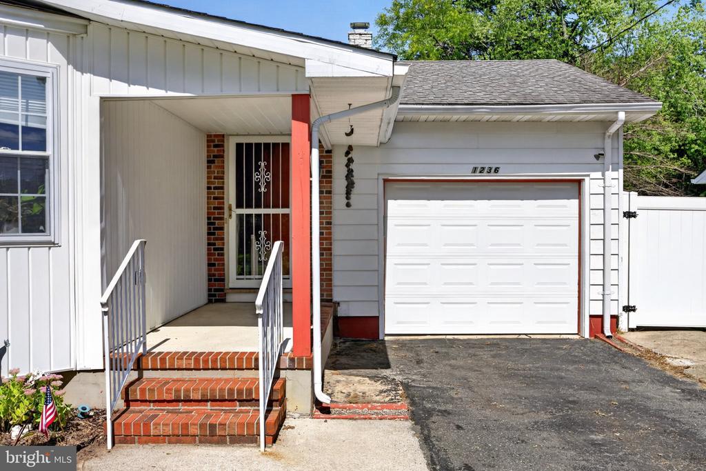 1236 MAGNOLIA ROAD
