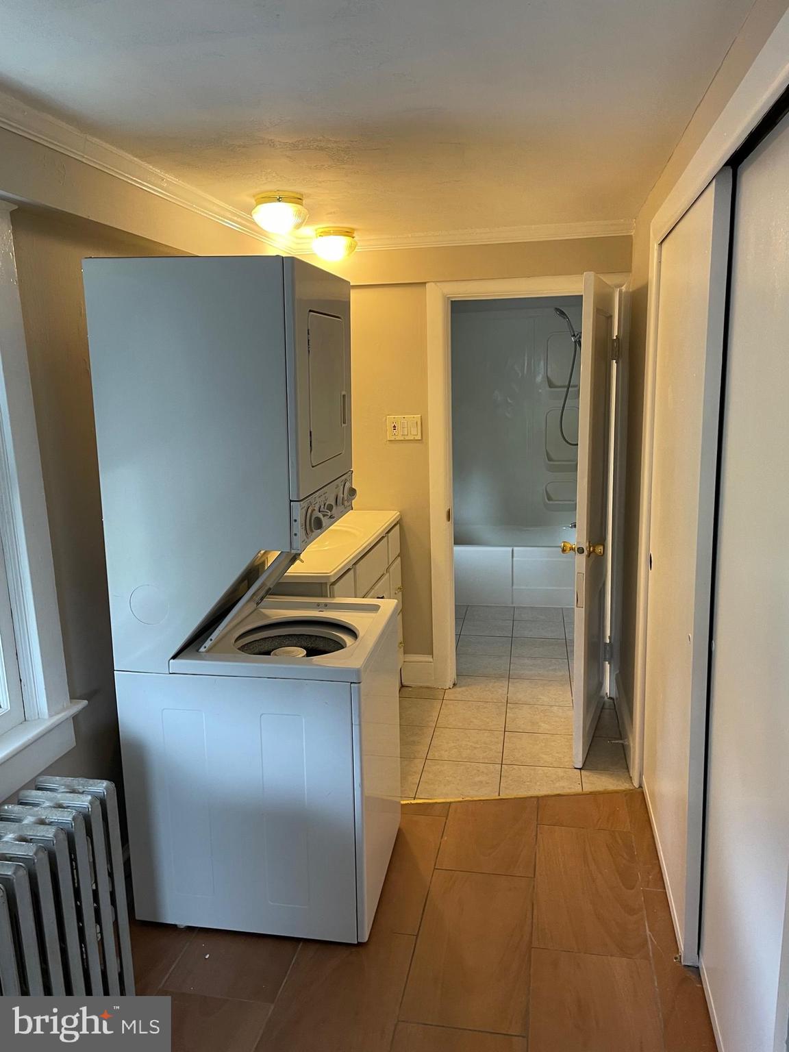 150 N Albertson AVENUE N Unit: E