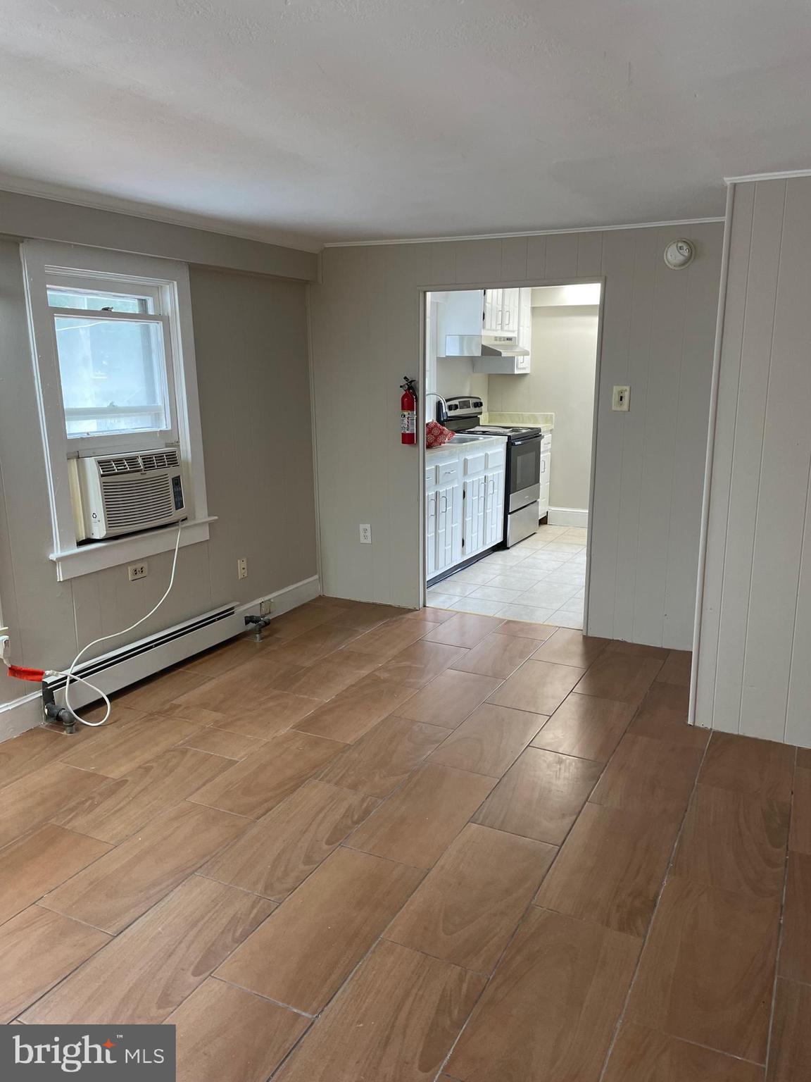 150 N Albertson AVENUE N Unit: E
