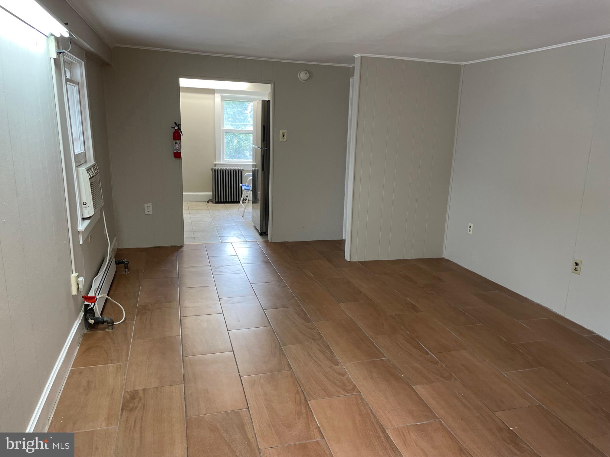150 N Albertson AVENUE N Unit: E