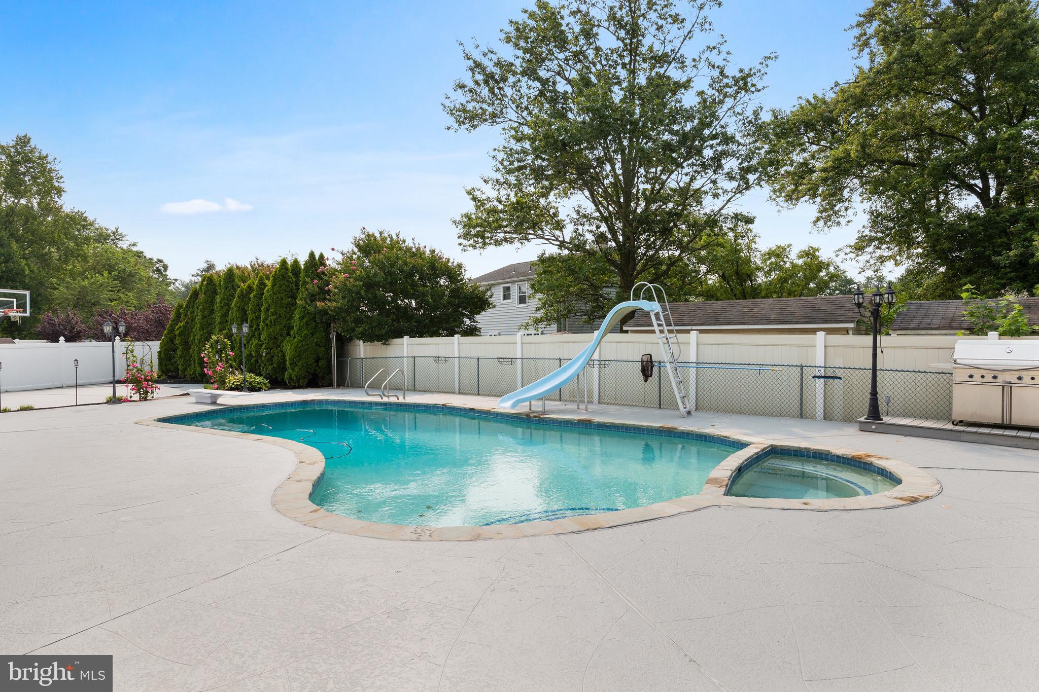 247 Hinton WAY