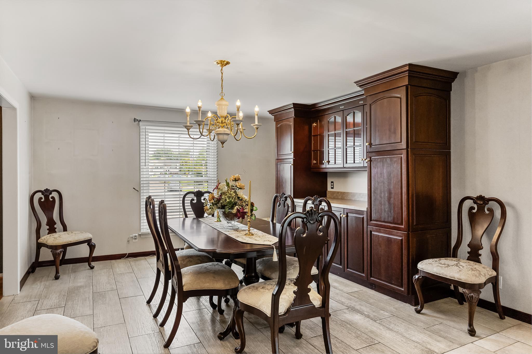 247 Hinton WAY