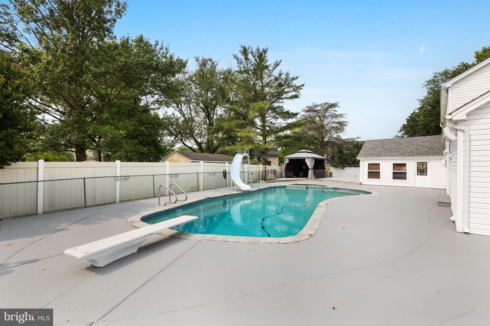 247 Hinton WAY