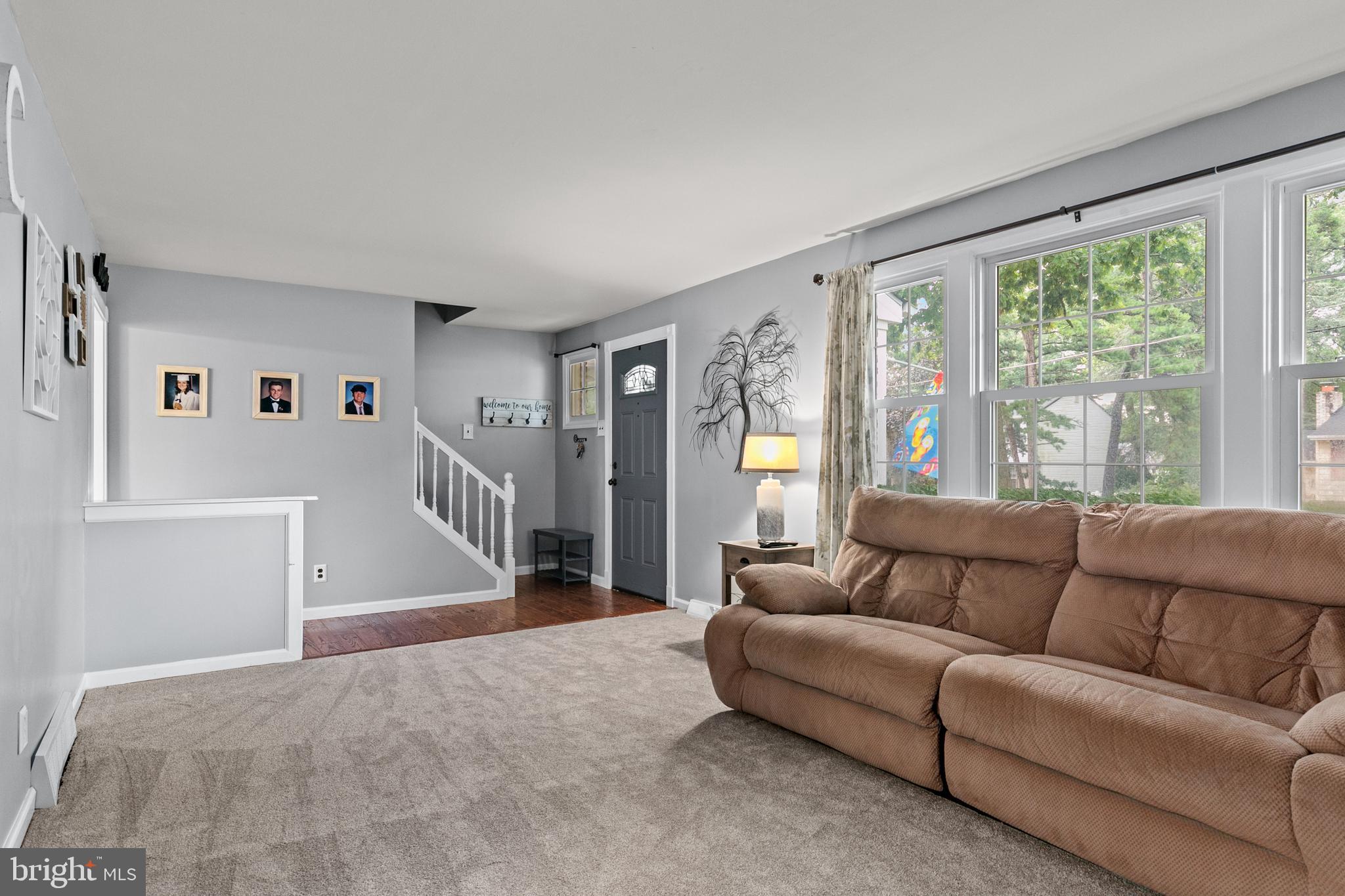 327 Lincoln AVENUE