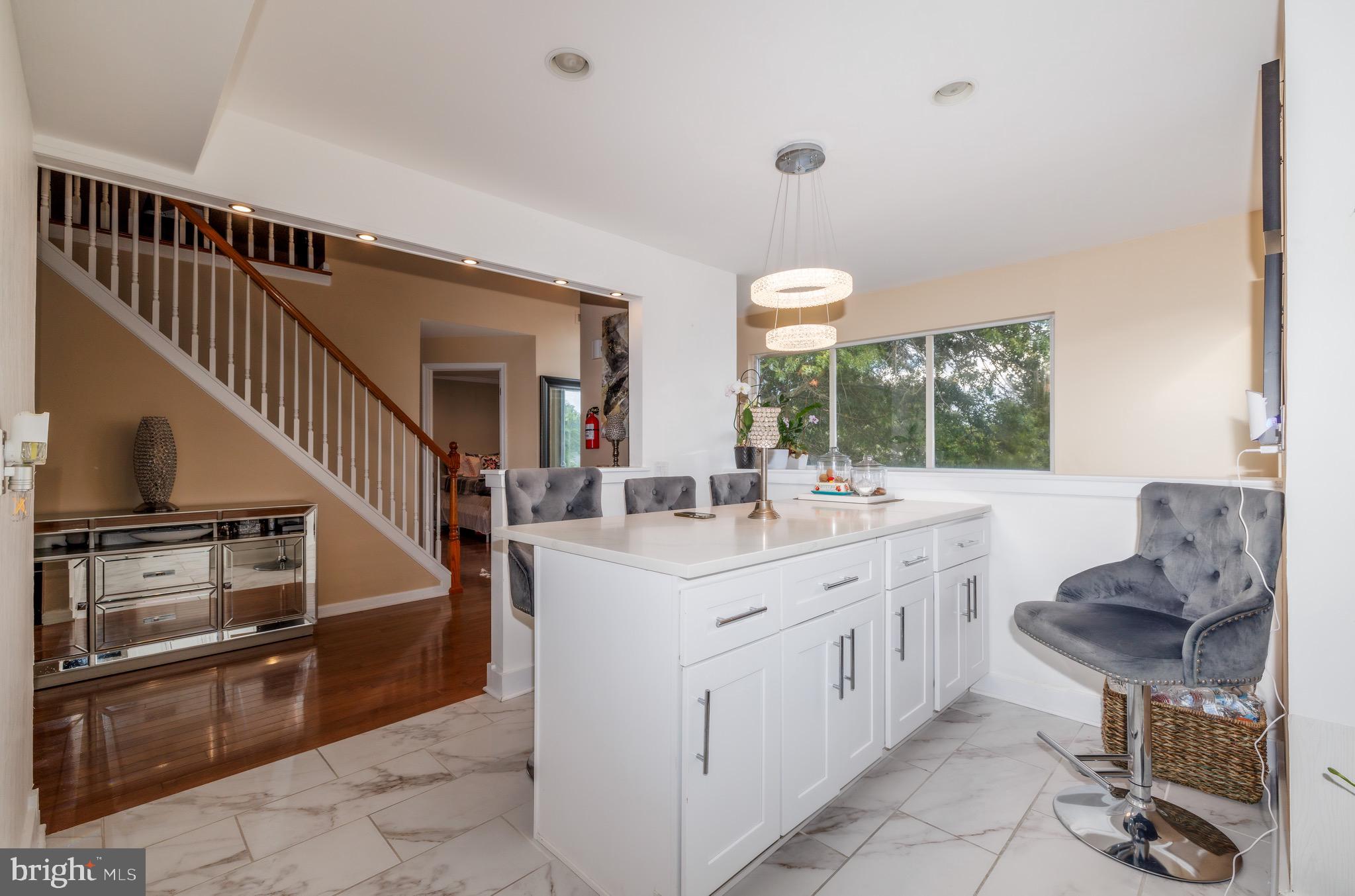 836 Chanticleer