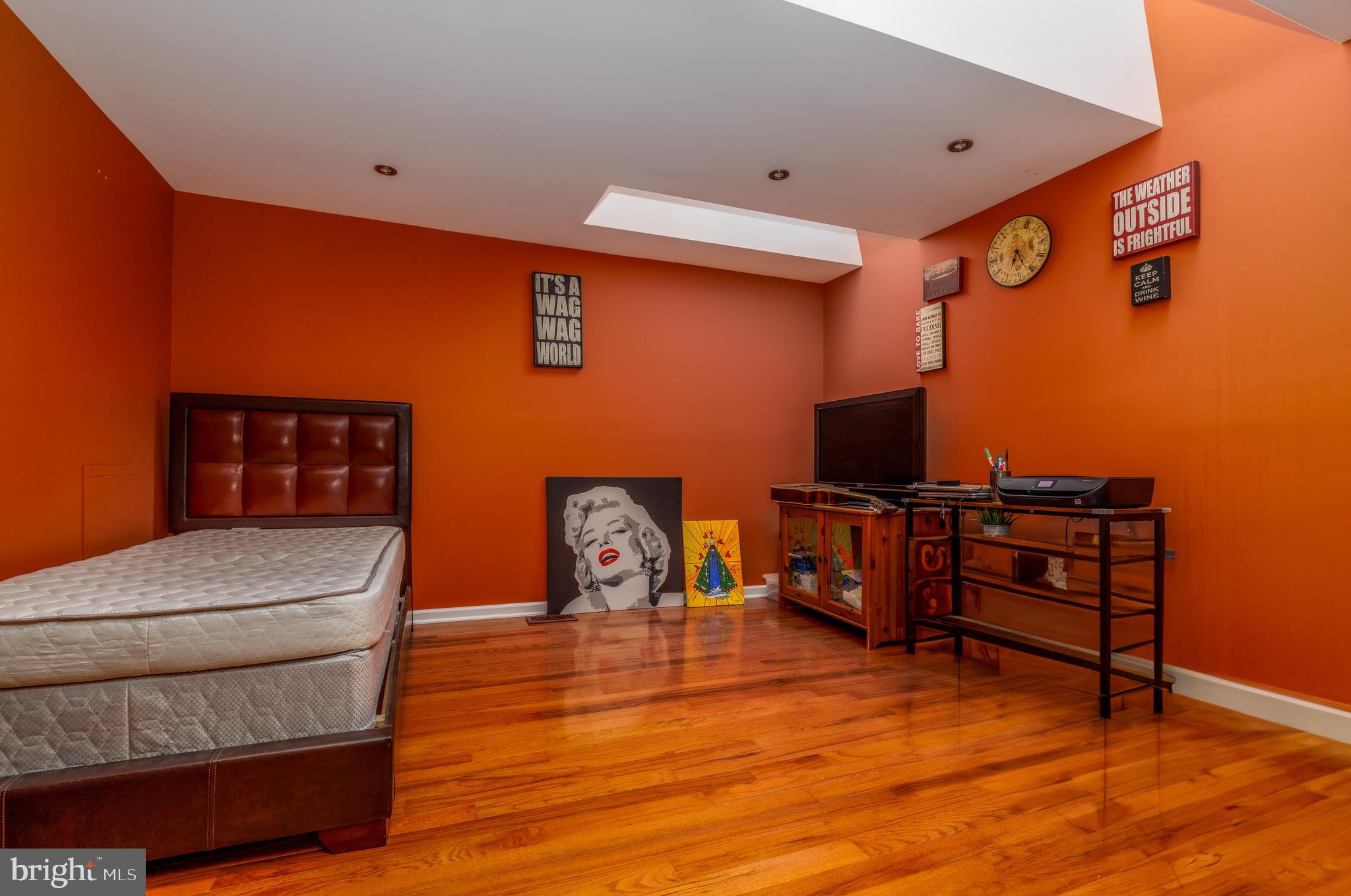 836 Chanticleer