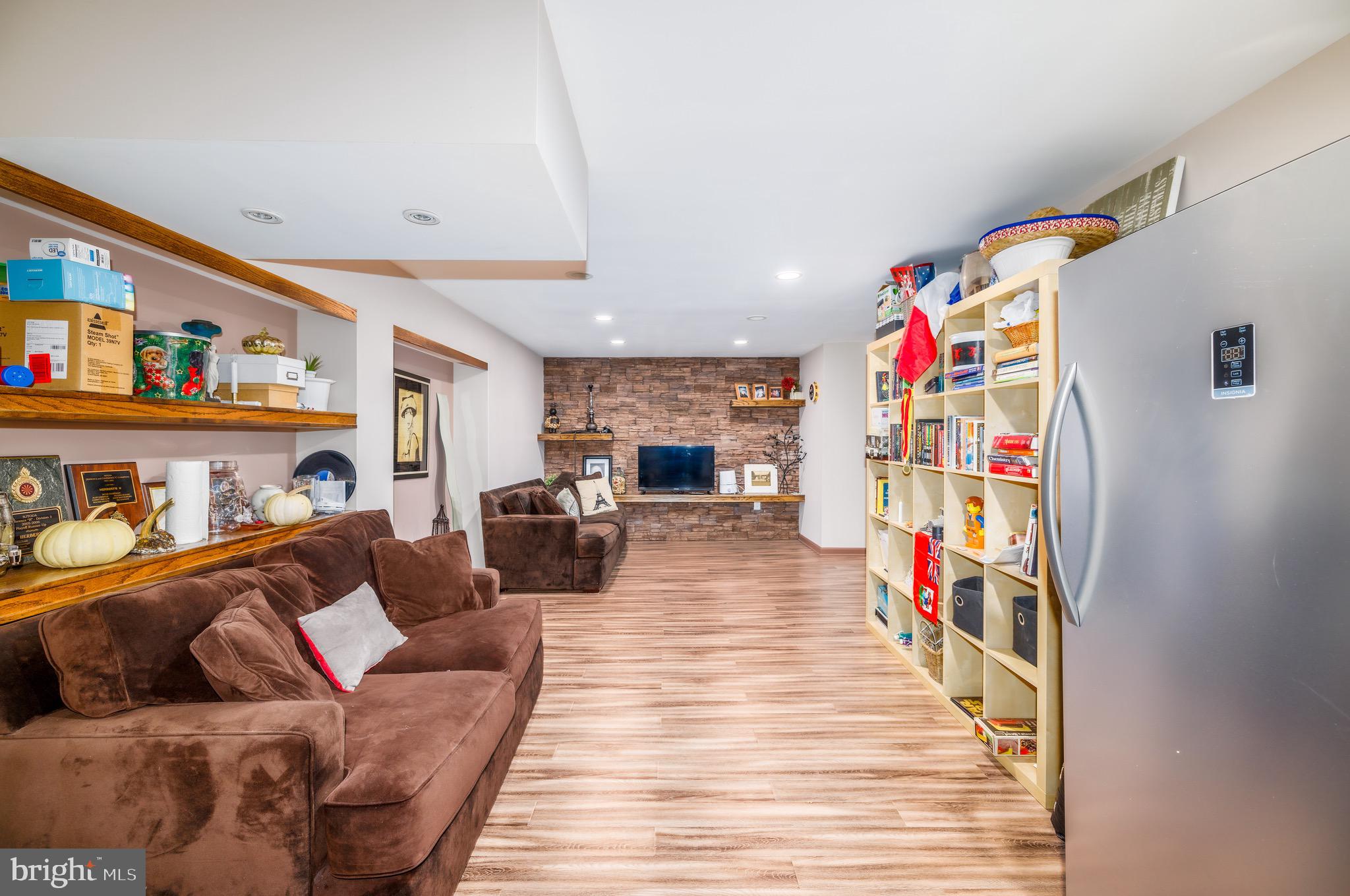 836 Chanticleer