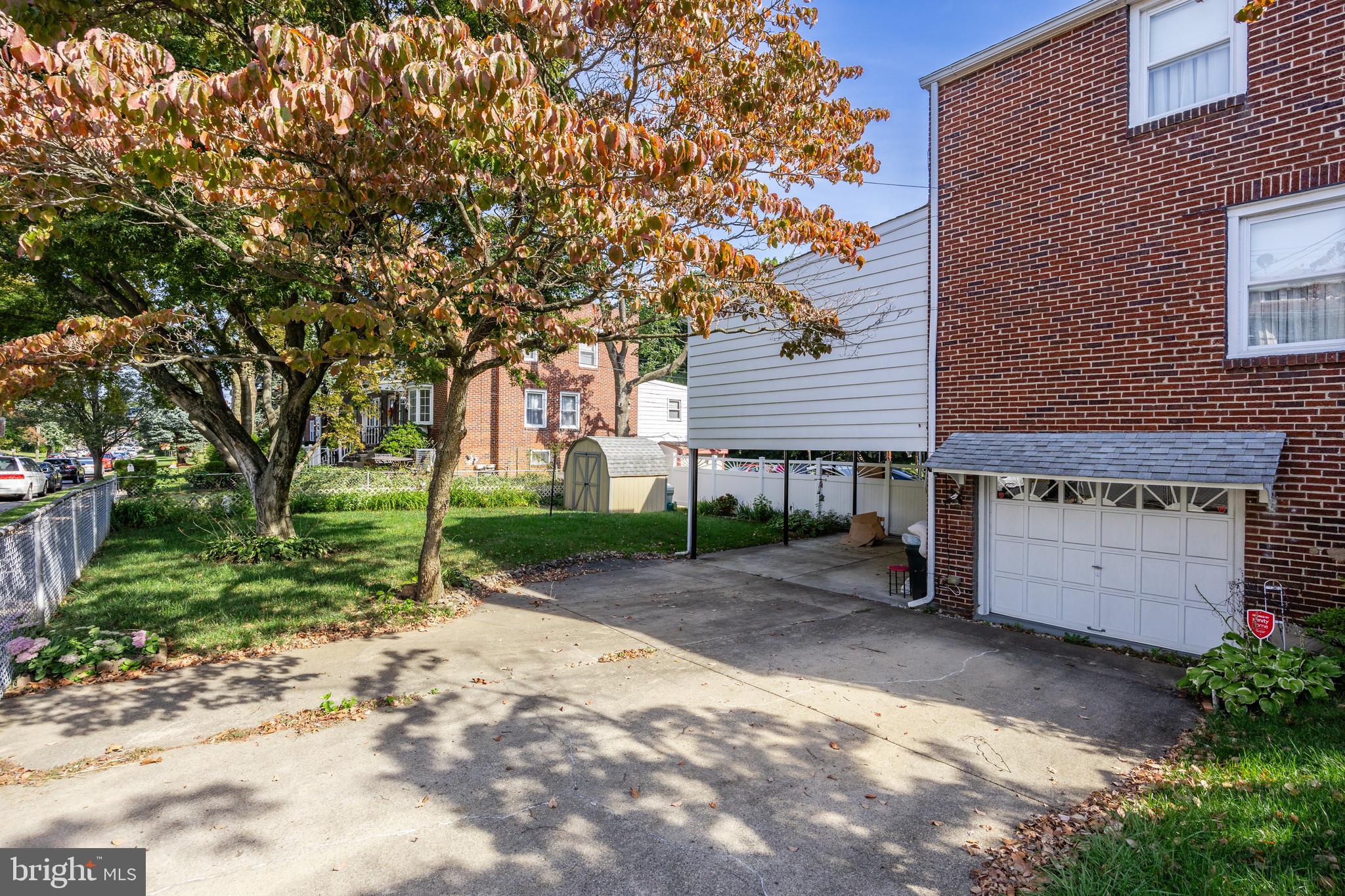 827 Magill AVENUE