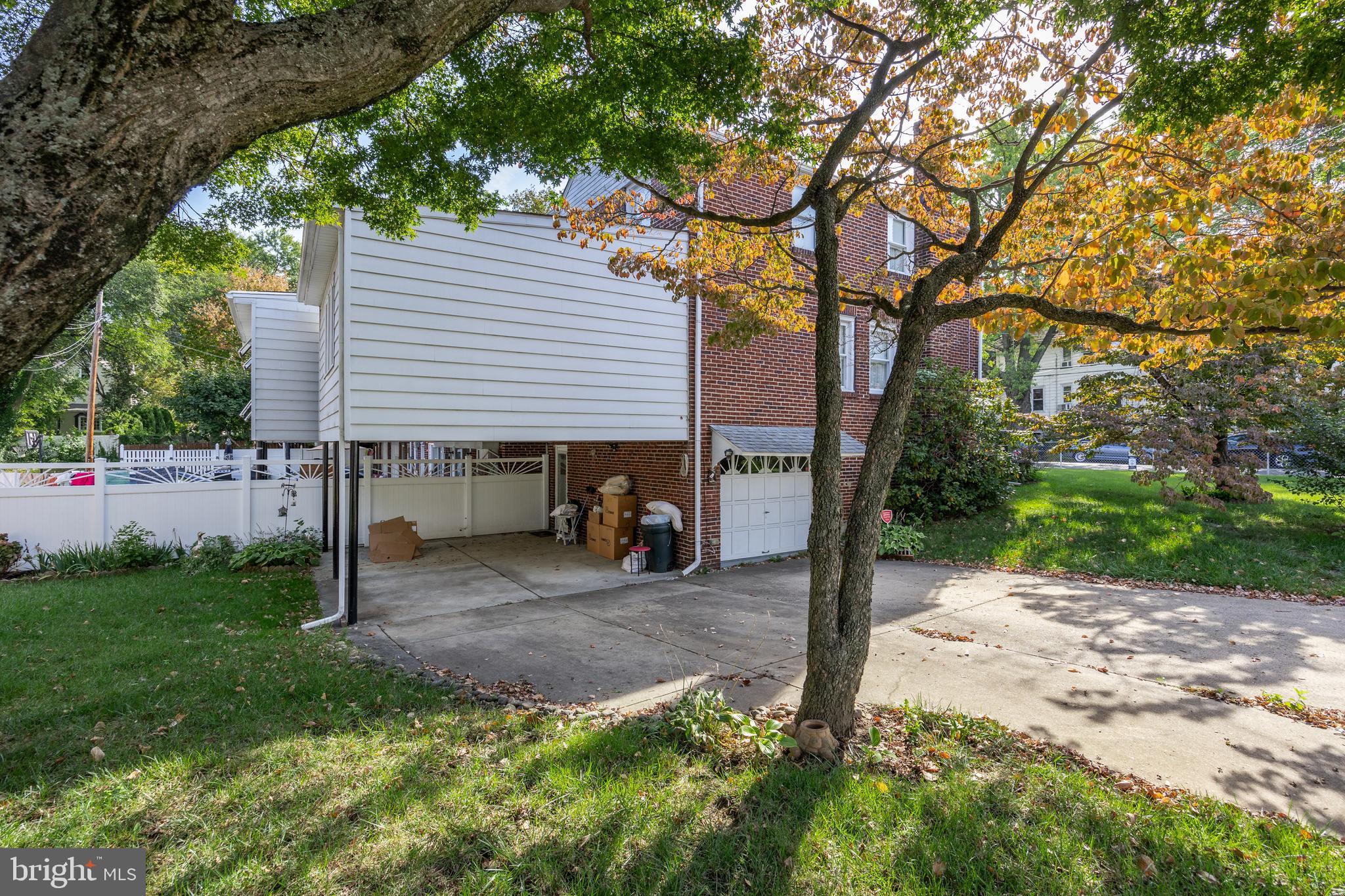 827 Magill AVENUE