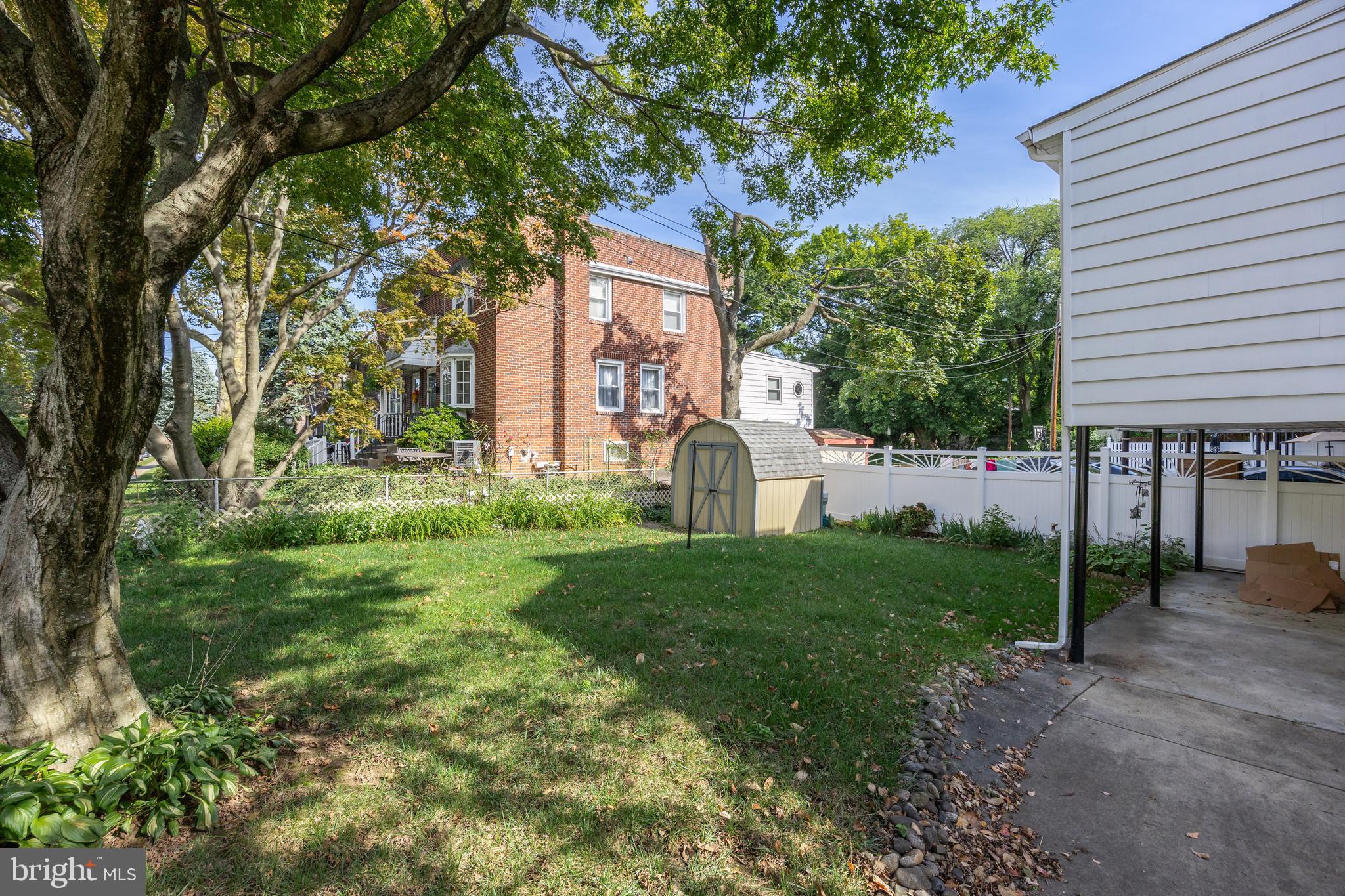 827 Magill AVENUE
