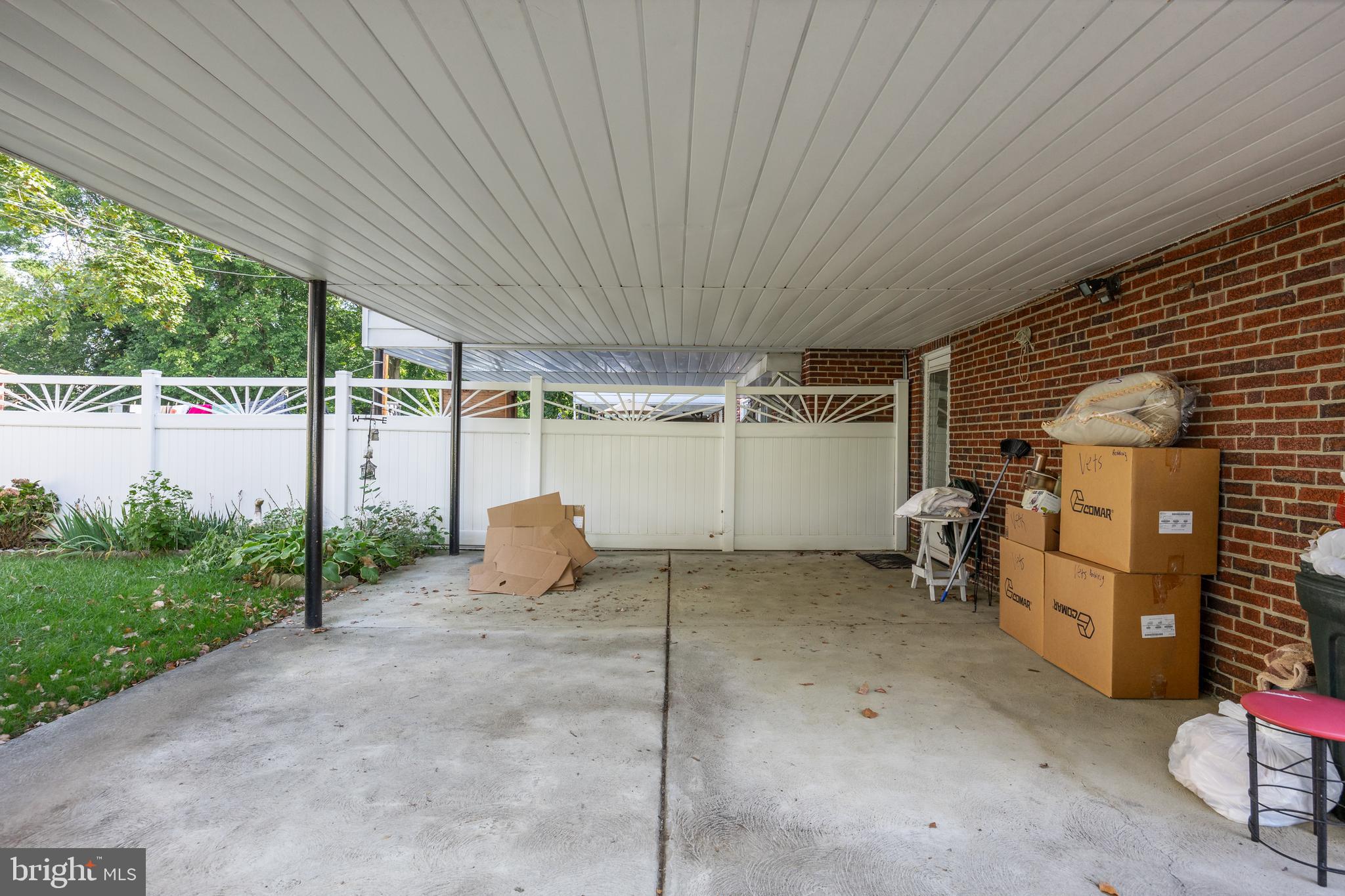 827 Magill AVENUE