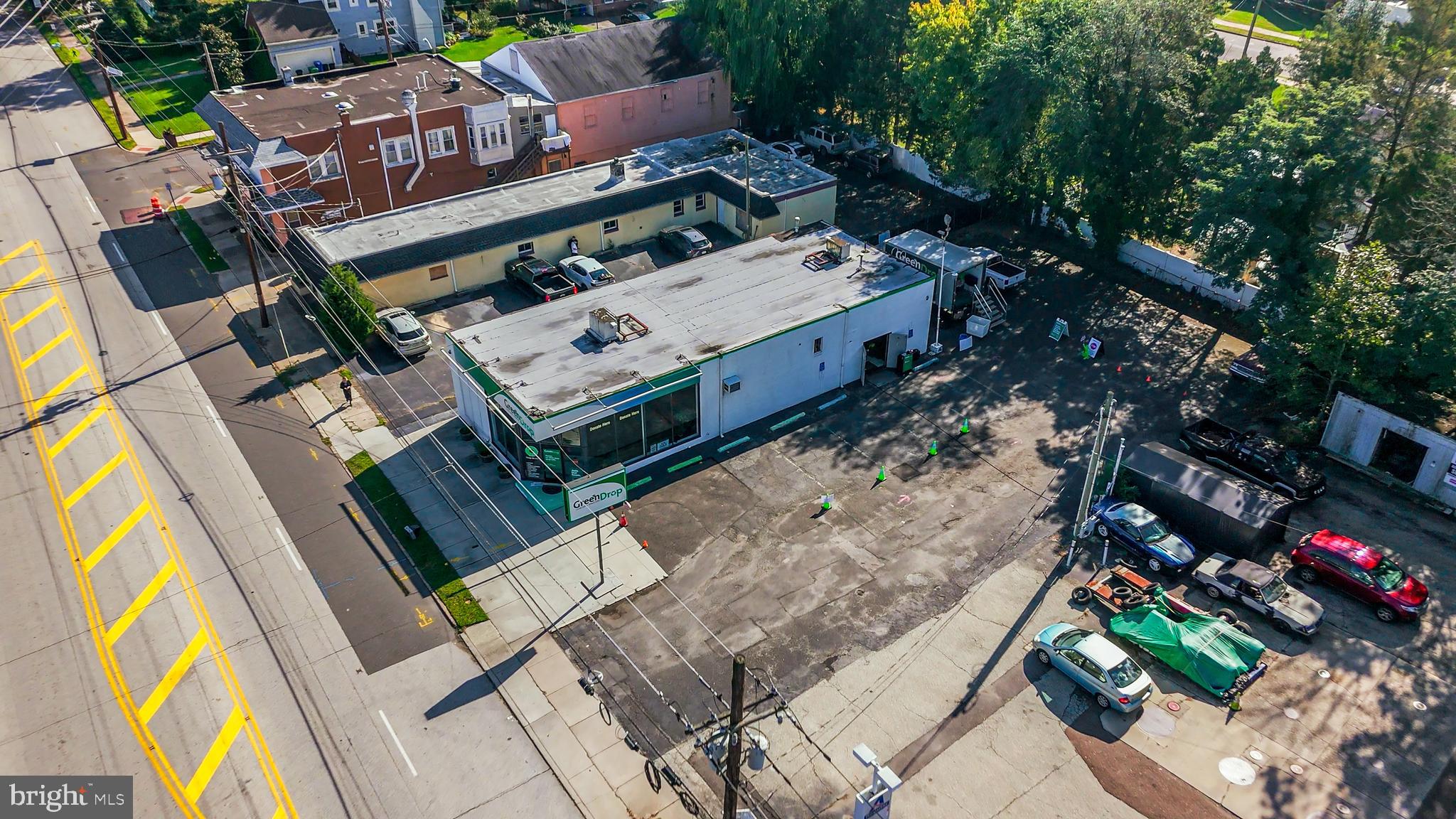 1060 Maple AVENUE