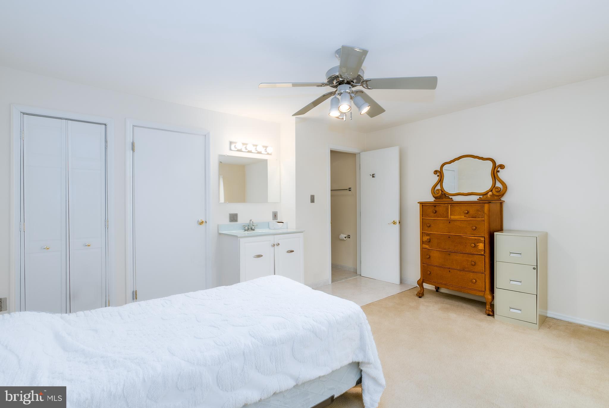 111 E Beechwood AVENUE Unit: 28