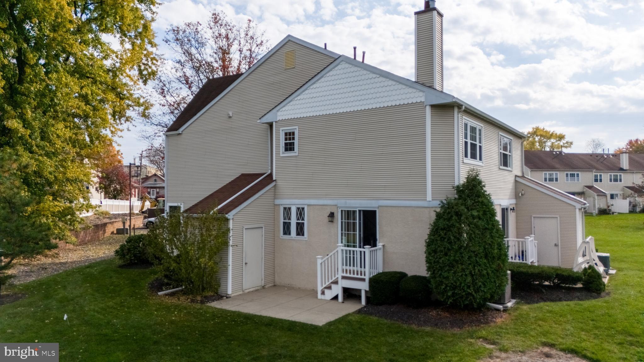 111 E Beechwood AVENUE Unit: 28