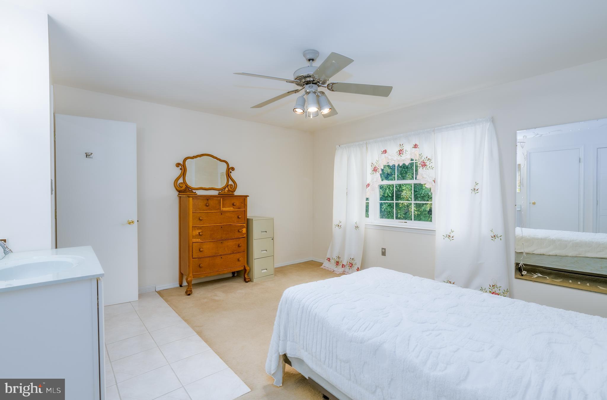 111 E Beechwood AVENUE Unit: 28