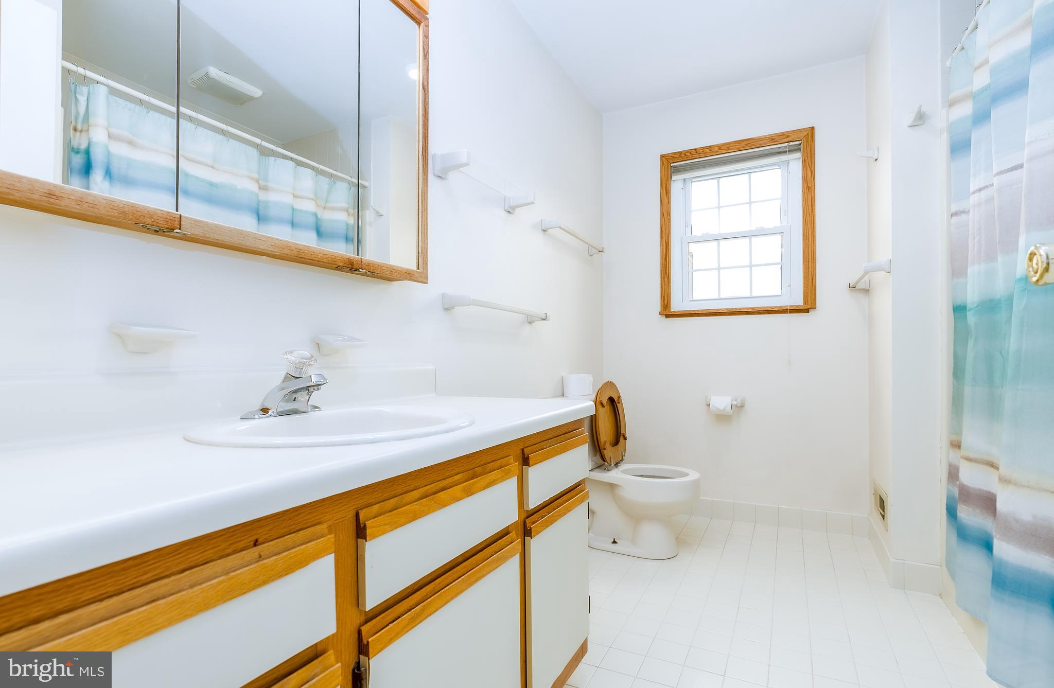 111 E Beechwood AVENUE Unit: 28