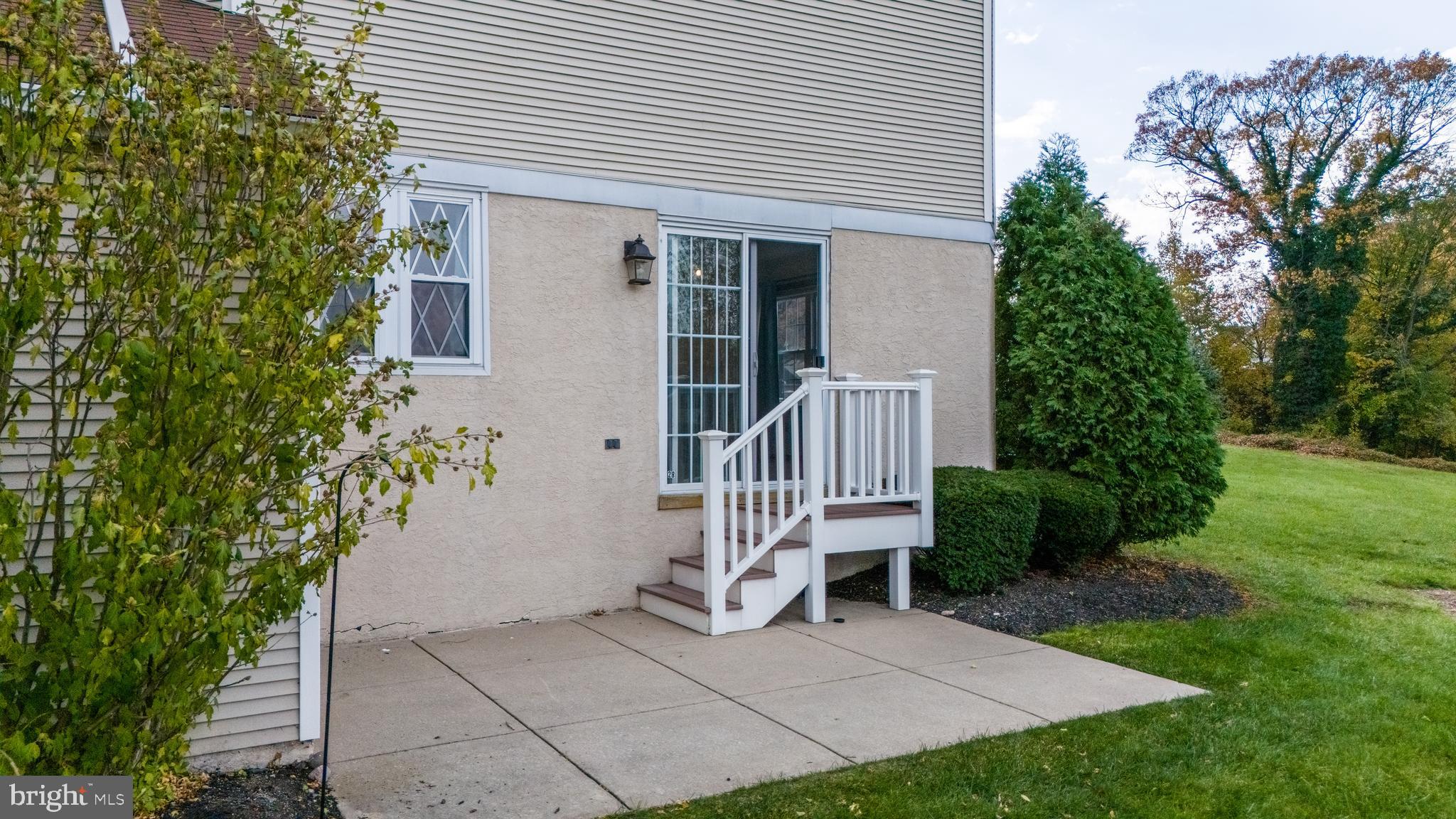 111 E Beechwood AVENUE Unit: 28