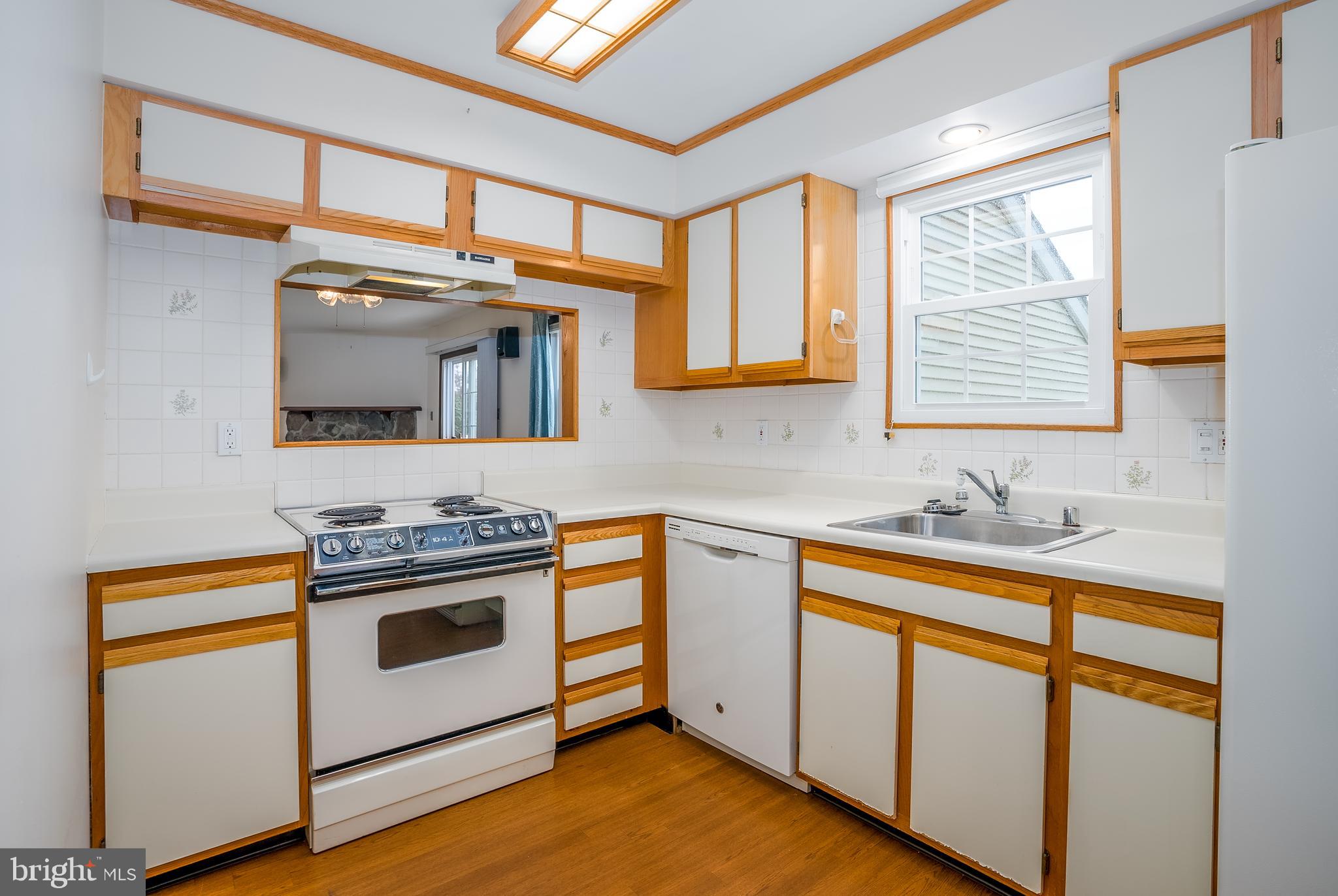111 E Beechwood AVENUE Unit: 28