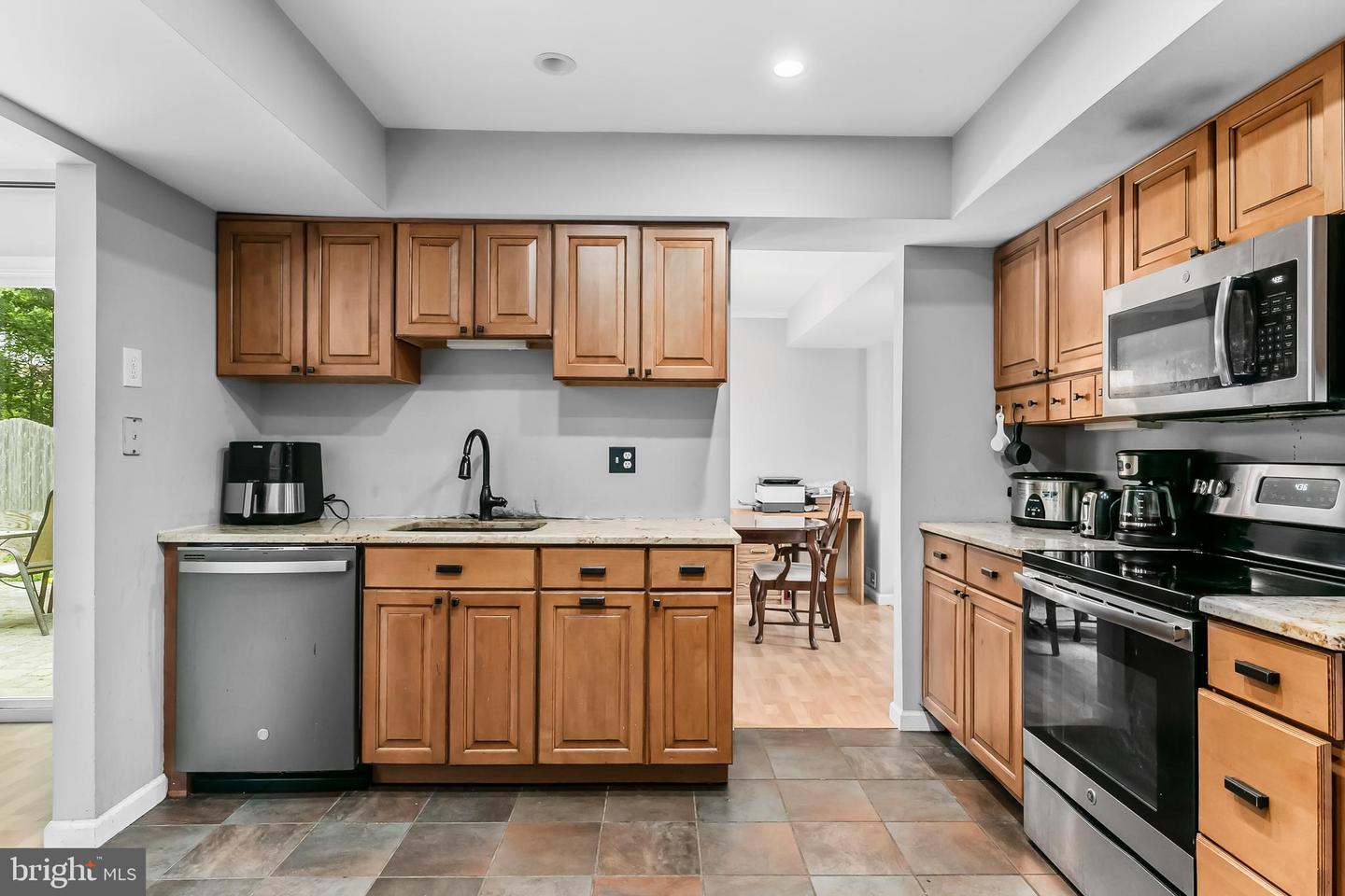 35 Woodvale DRIVE