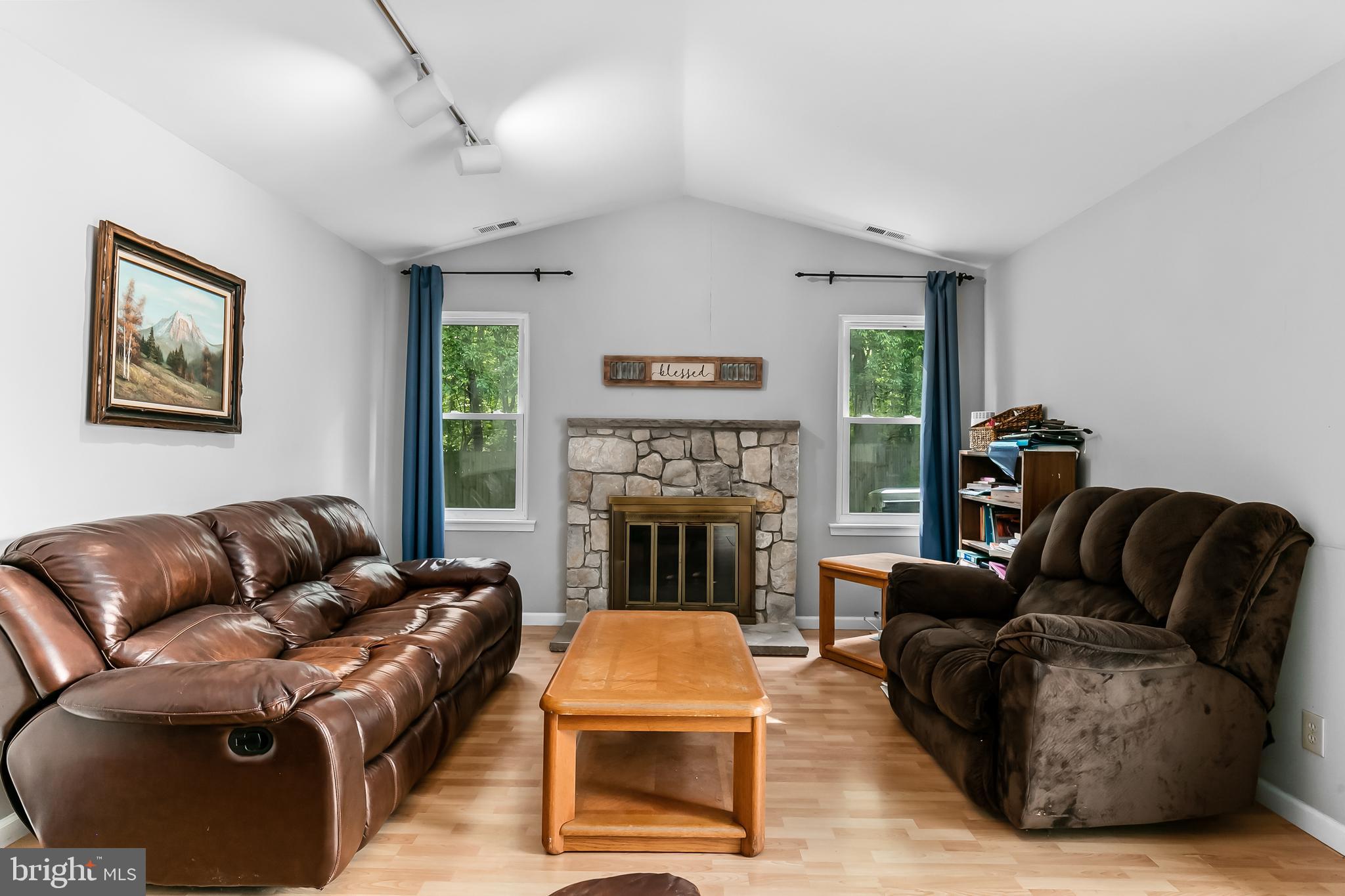 35 Woodvale DRIVE
