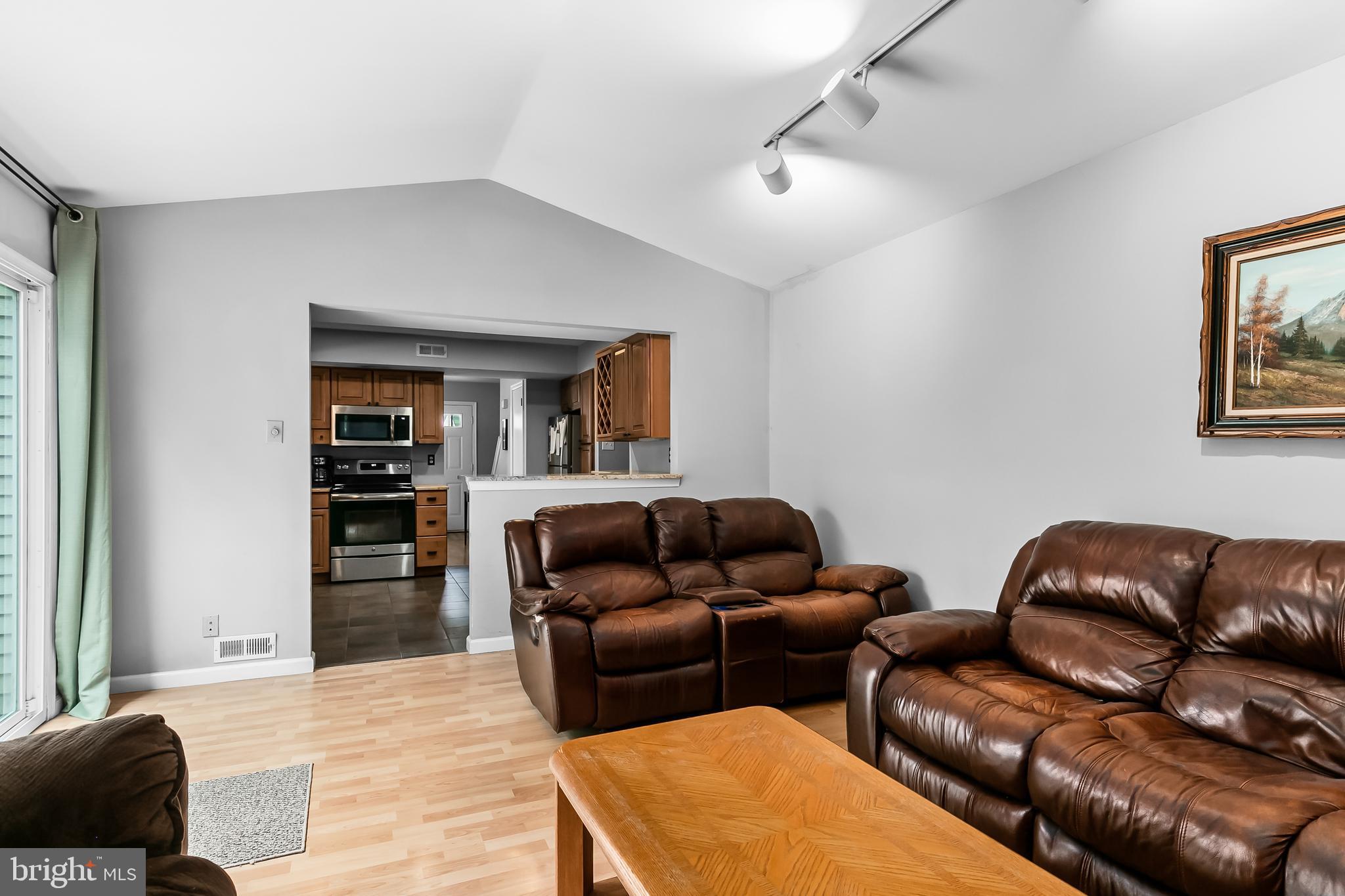 35 Woodvale DRIVE