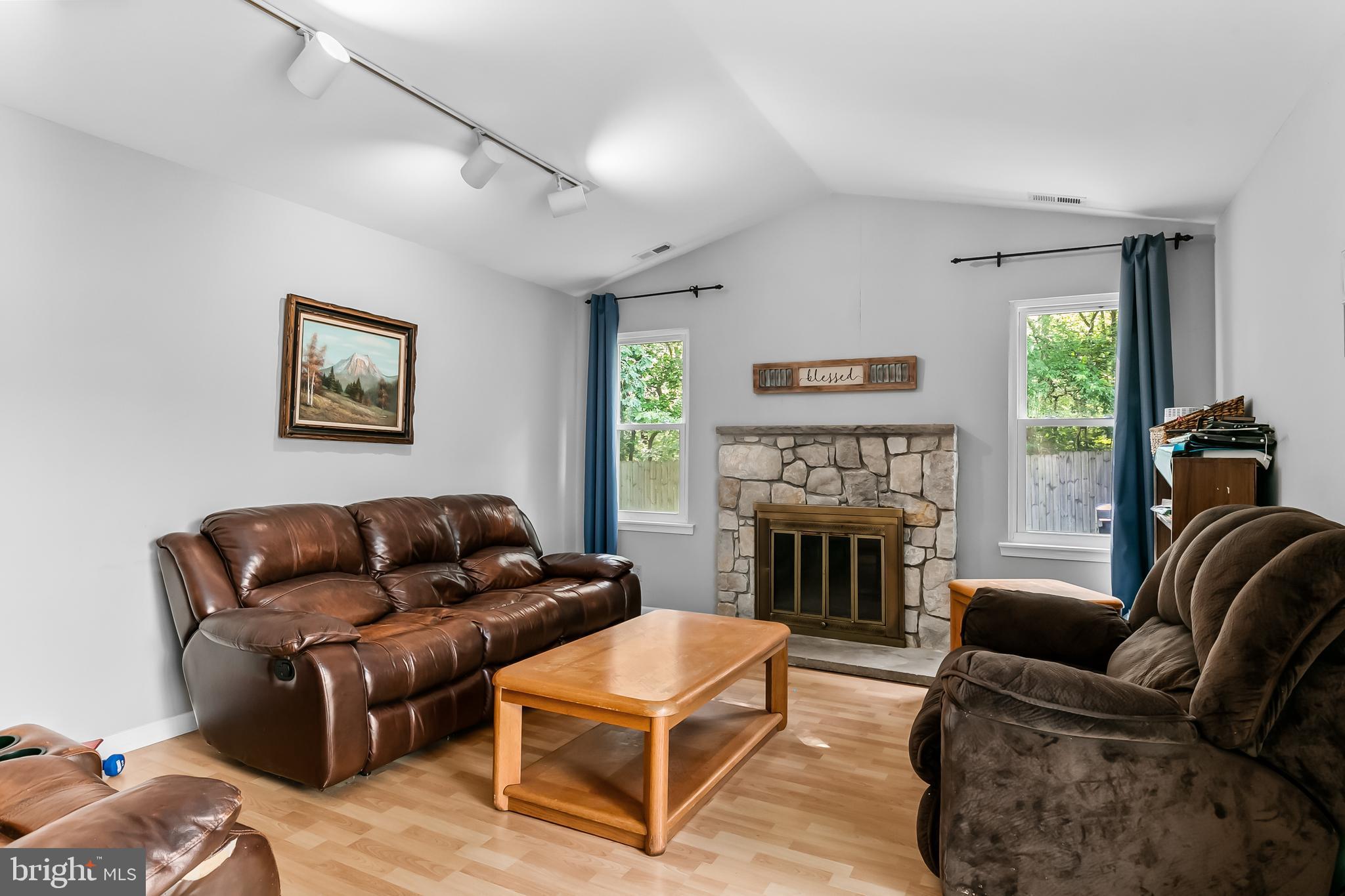 35 Woodvale DRIVE