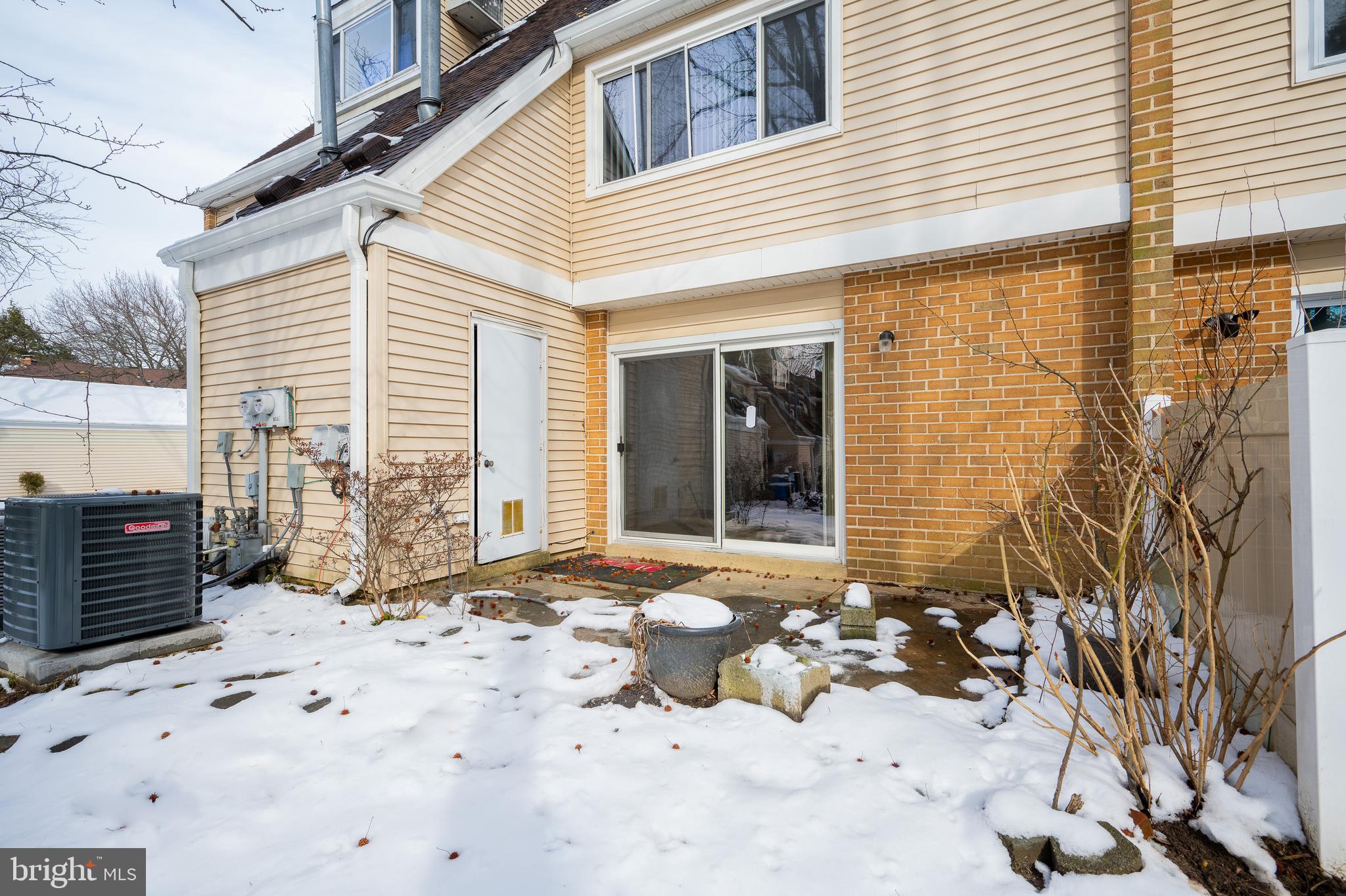 1065 PENDLETON COURT