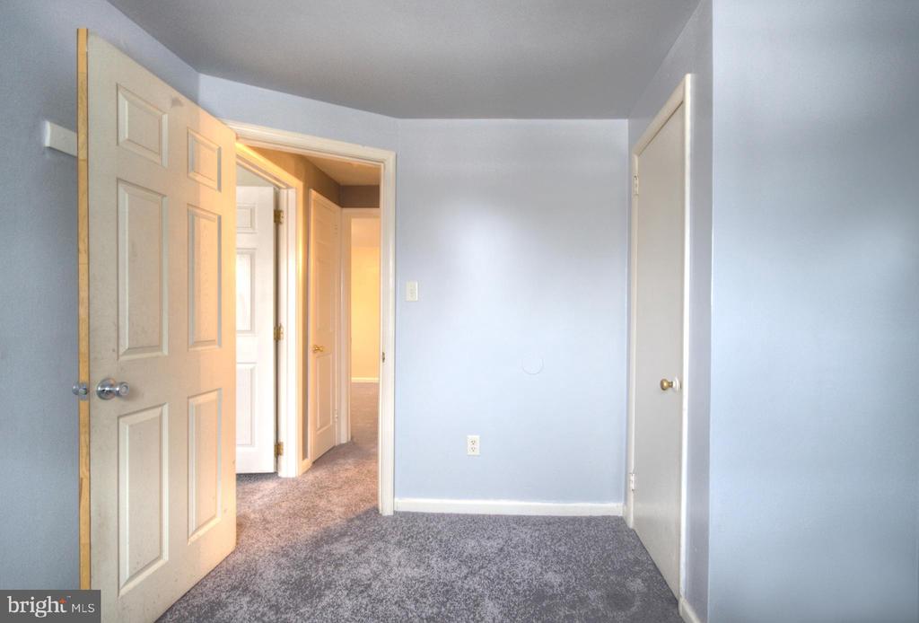 53 LONGWOOD DRIVE