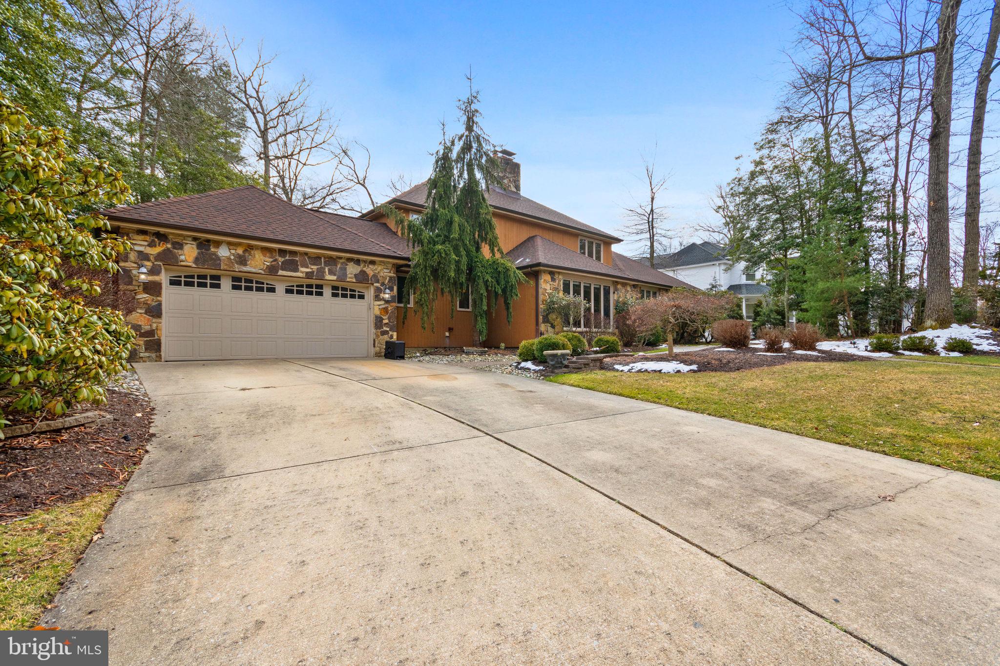 2 HIDDEN ACRES DRIVE