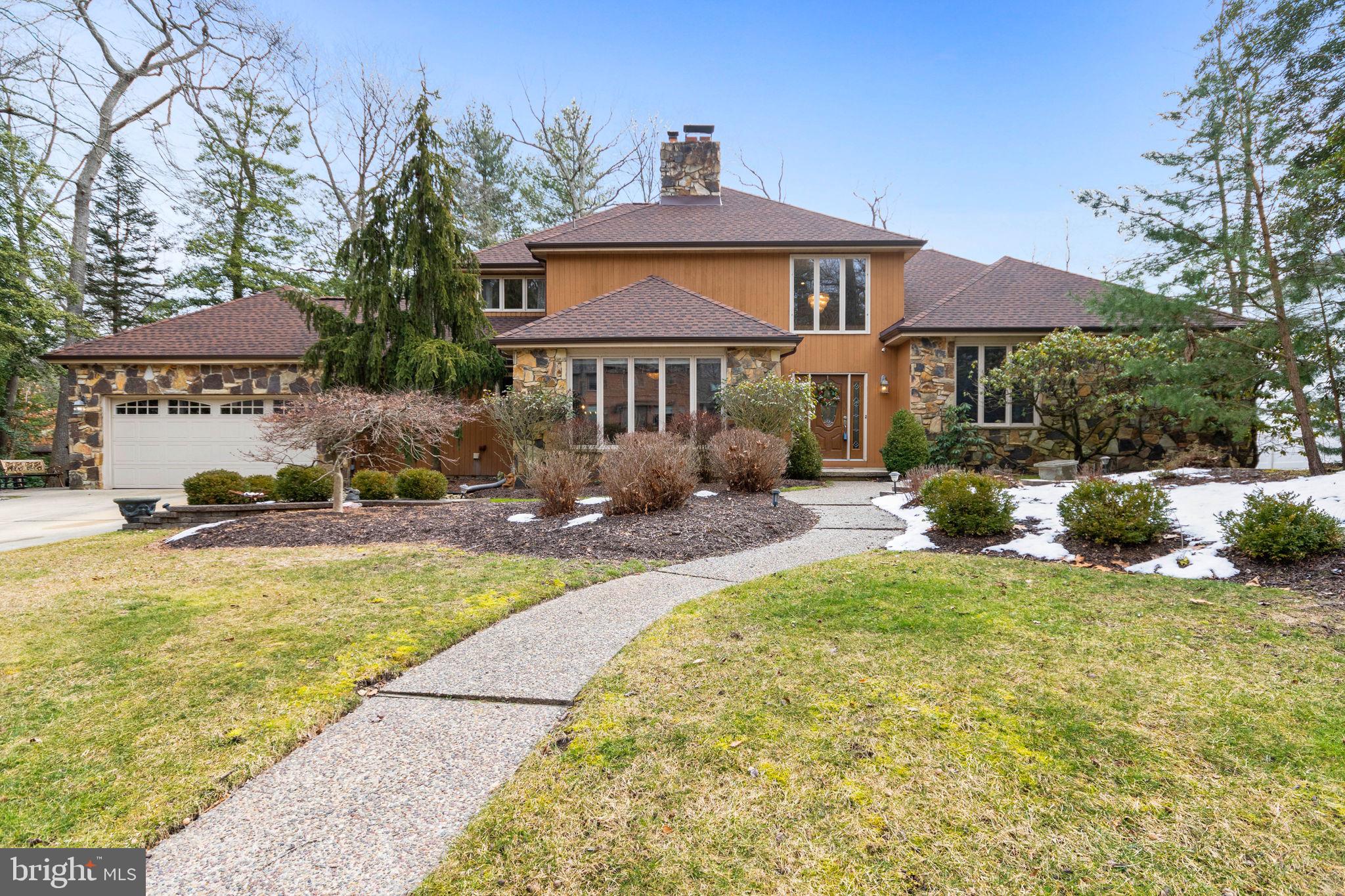 2 HIDDEN ACRES DRIVE