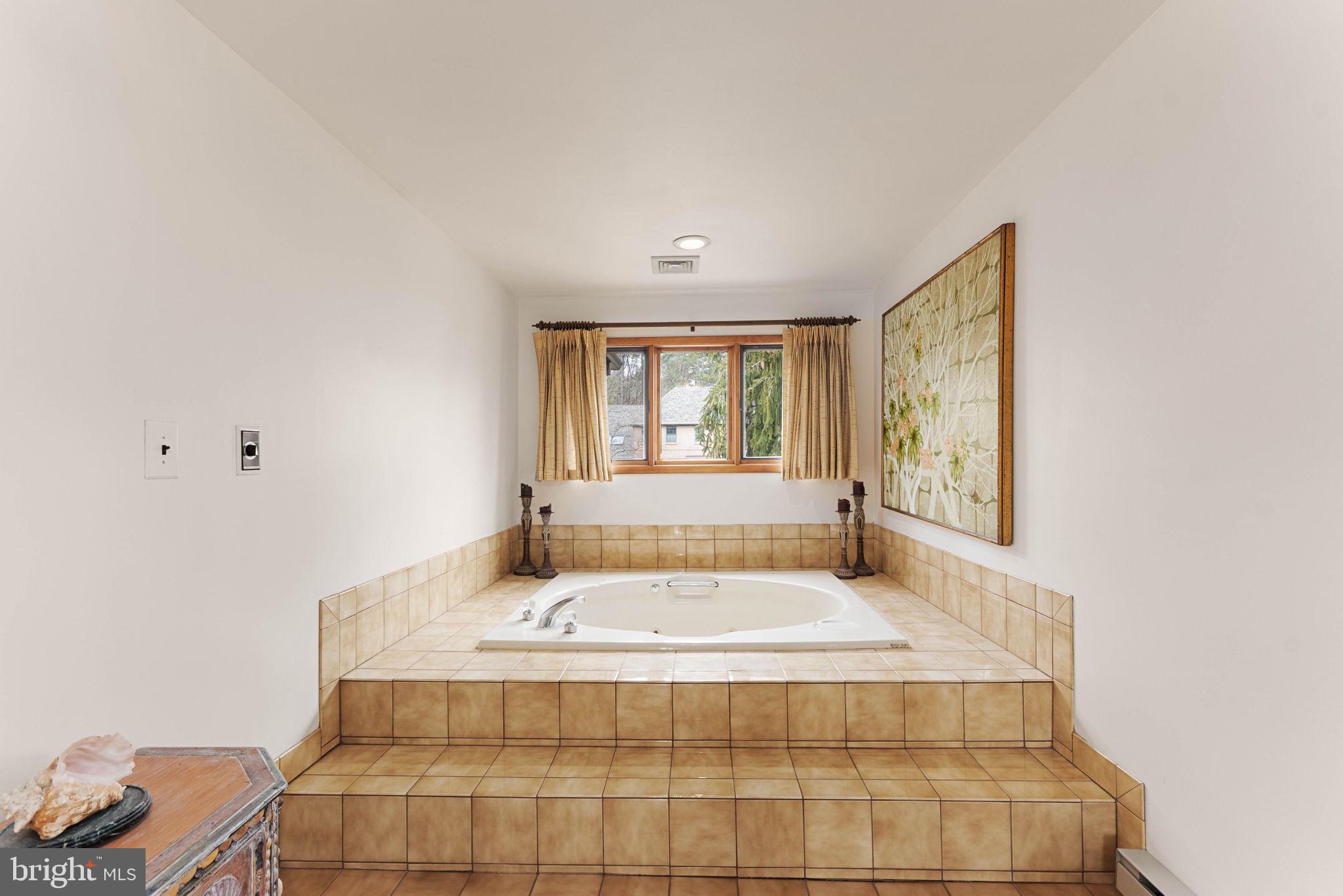 2 HIDDEN ACRES DRIVE