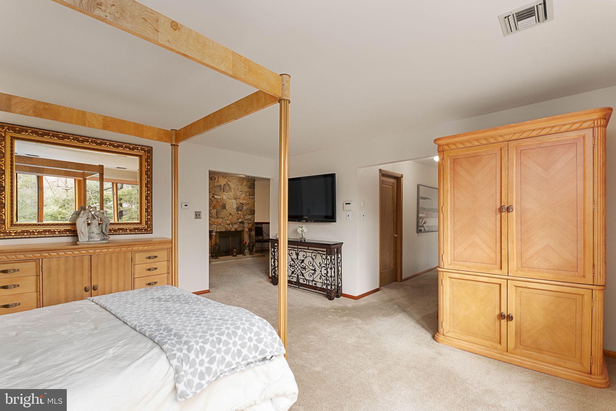 2 HIDDEN ACRES DRIVE