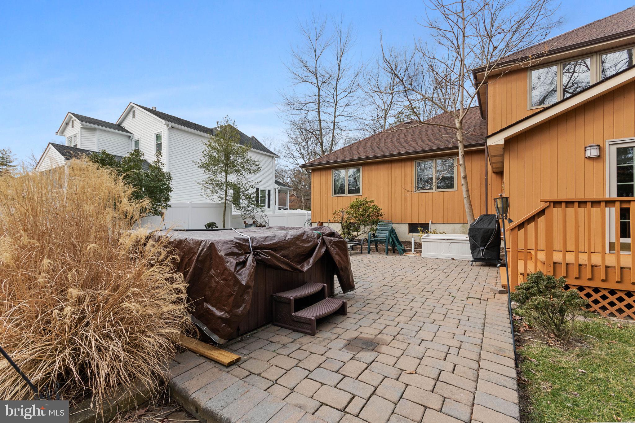 2 HIDDEN ACRES DRIVE