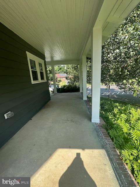 401 Laurel Rd LAUREL