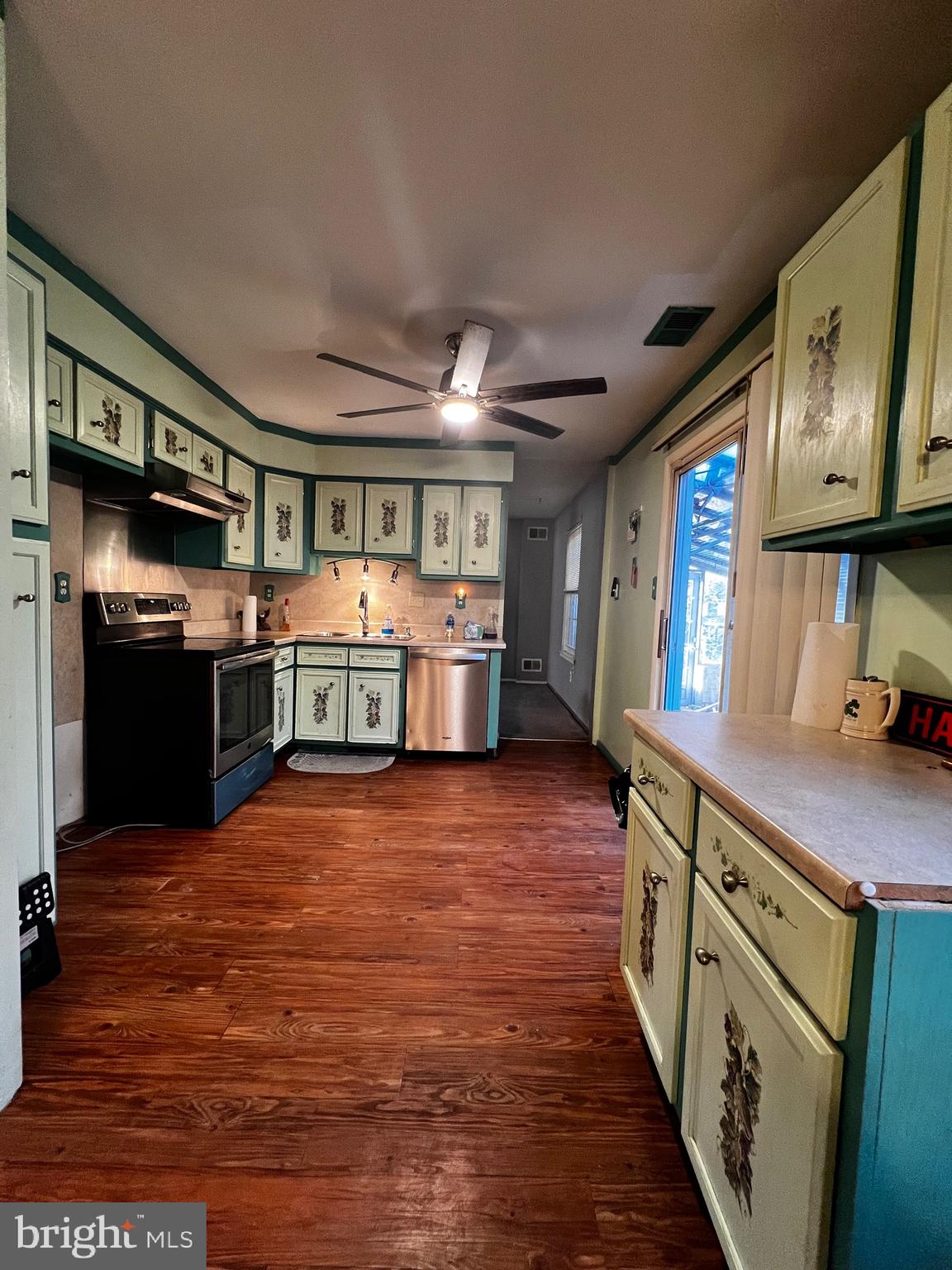 57 Sunset Dr