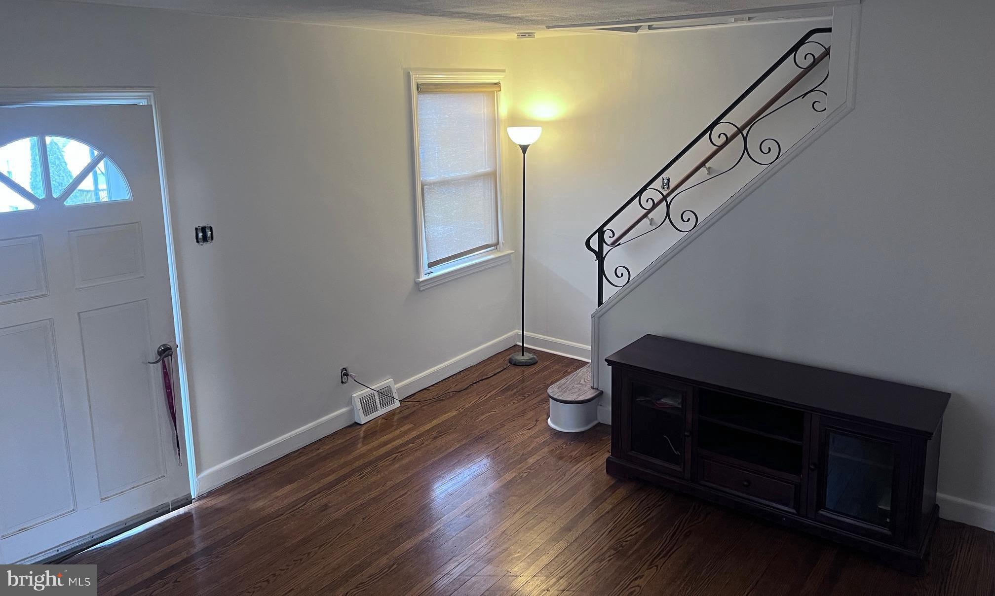 28 E 11TH AVENUE