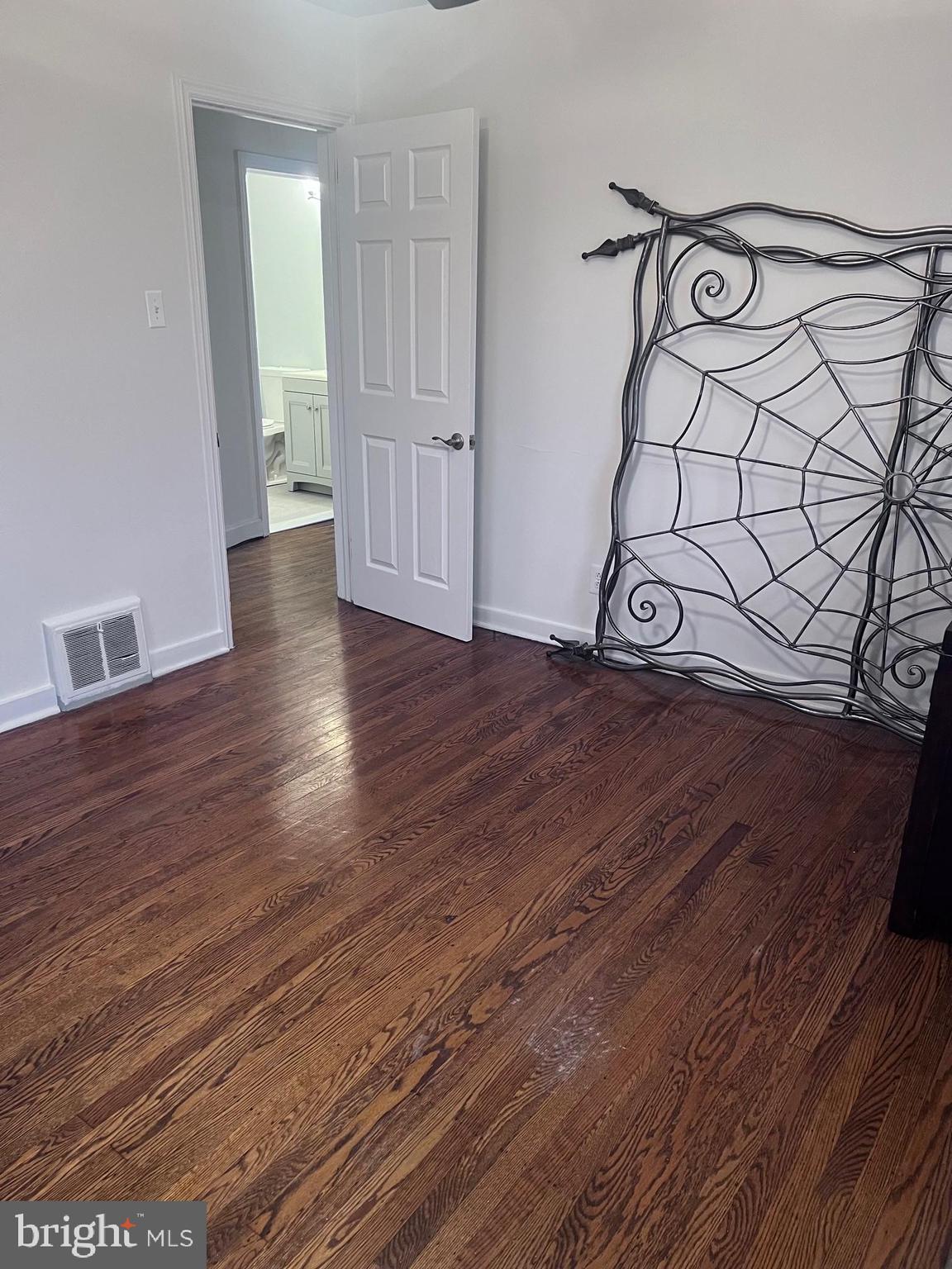 28 E 11TH AVENUE