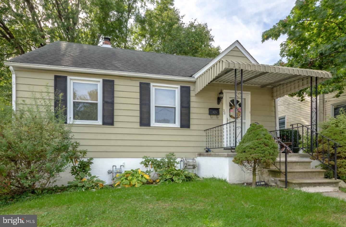 28 E 11TH AVENUE